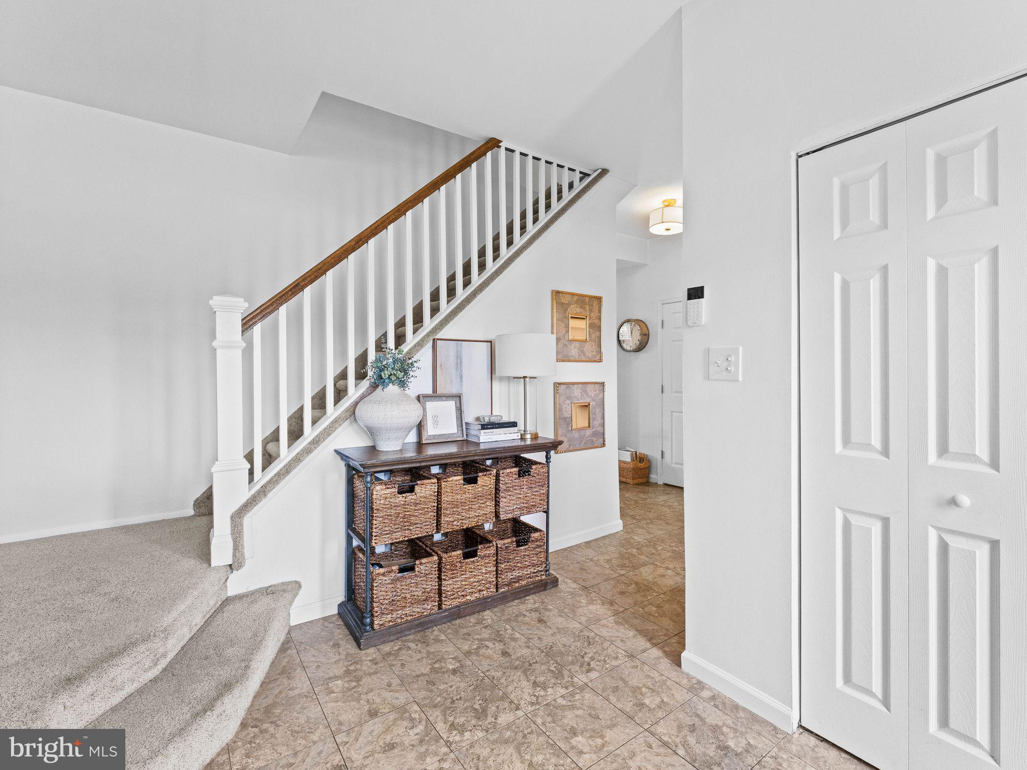 2051 ROSELYN DRIVE