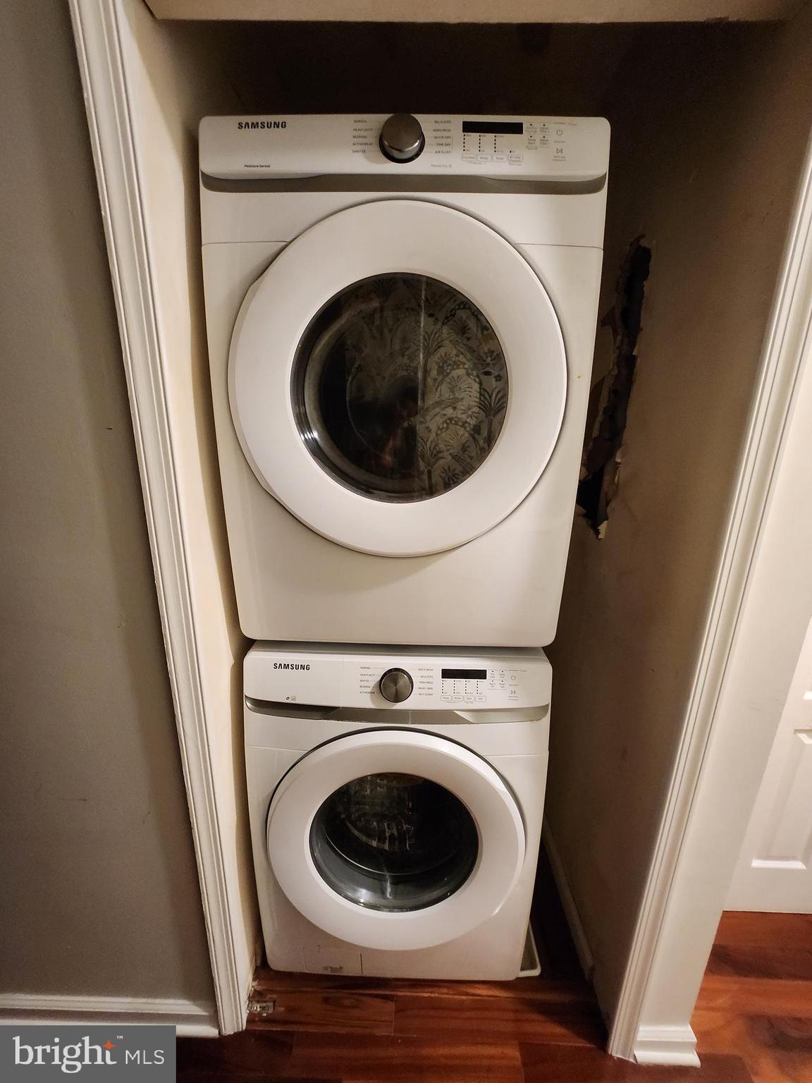 LARGO TOWN CENTER CONDOMINIUMS - Residential