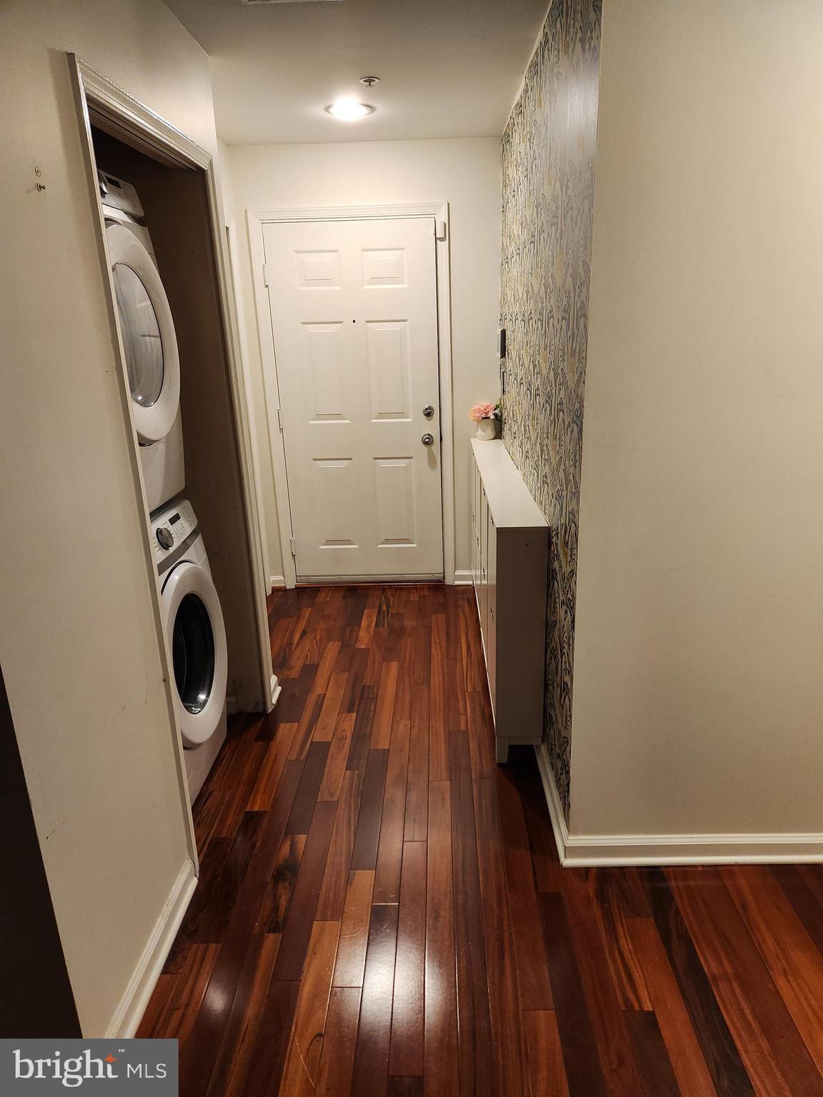 LARGO TOWN CENTER CONDOMINIUMS - Residential