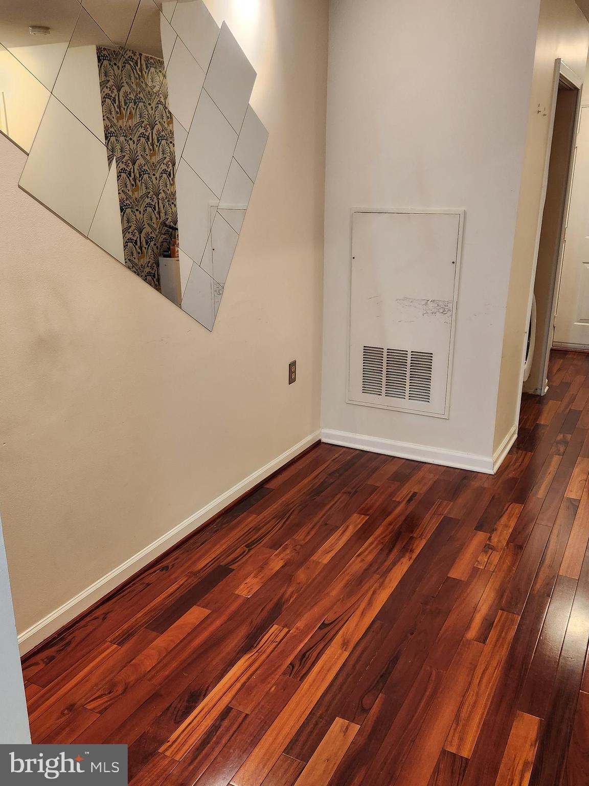 LARGO TOWN CENTER CONDOMINIUMS - Residential