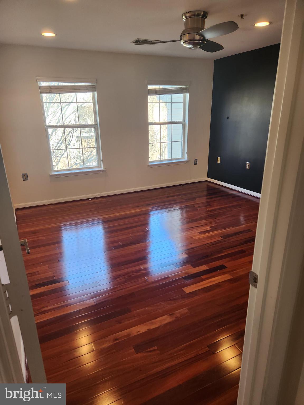 LARGO TOWN CENTER CONDOMINIUMS - Residential