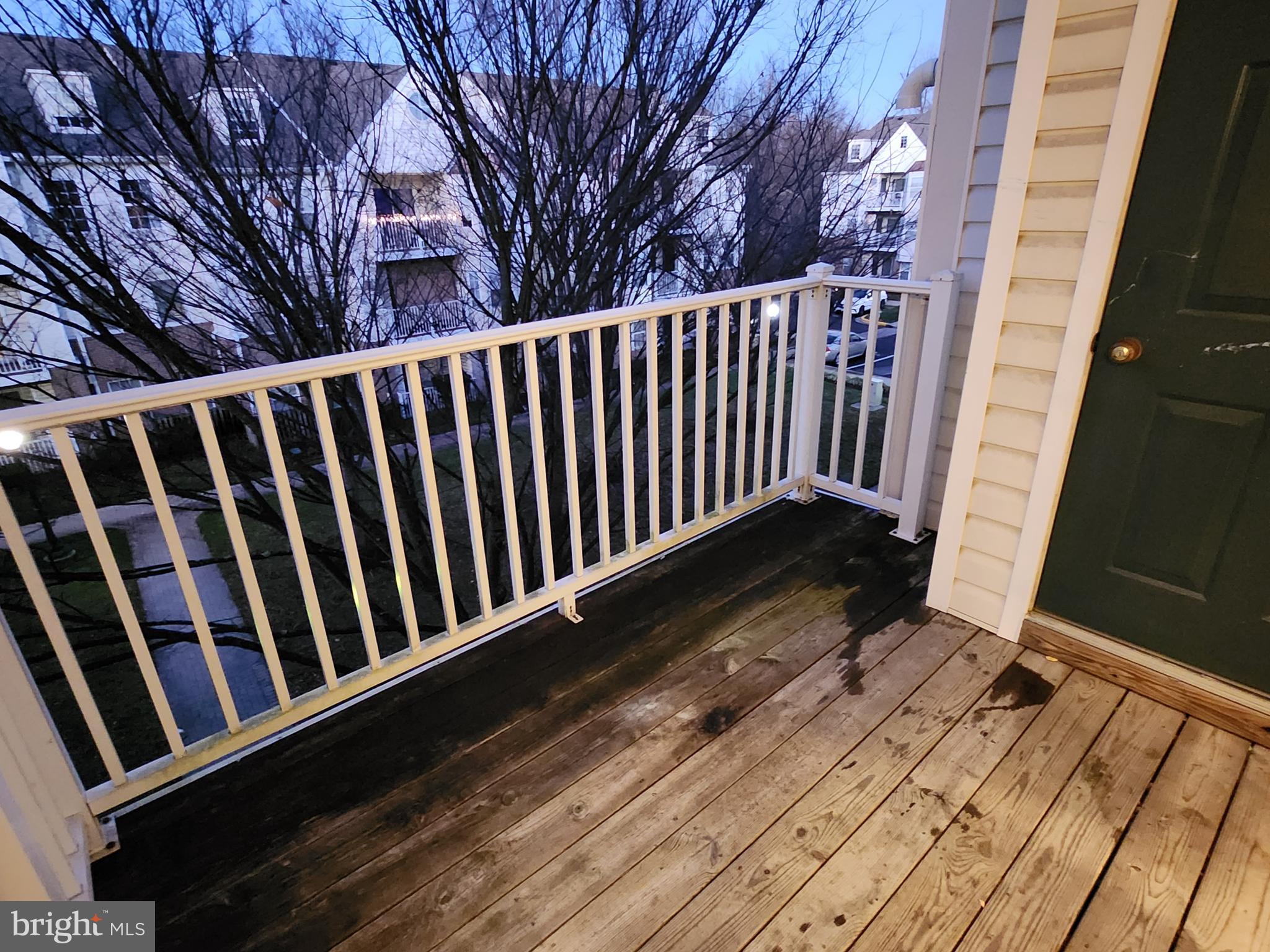 LARGO TOWN CENTER CONDOMINIUMS - Residential