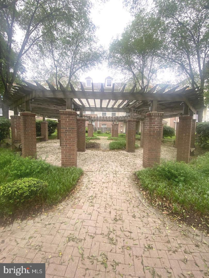 LARGO TOWN CENTER CONDOMINIUMS - Residential