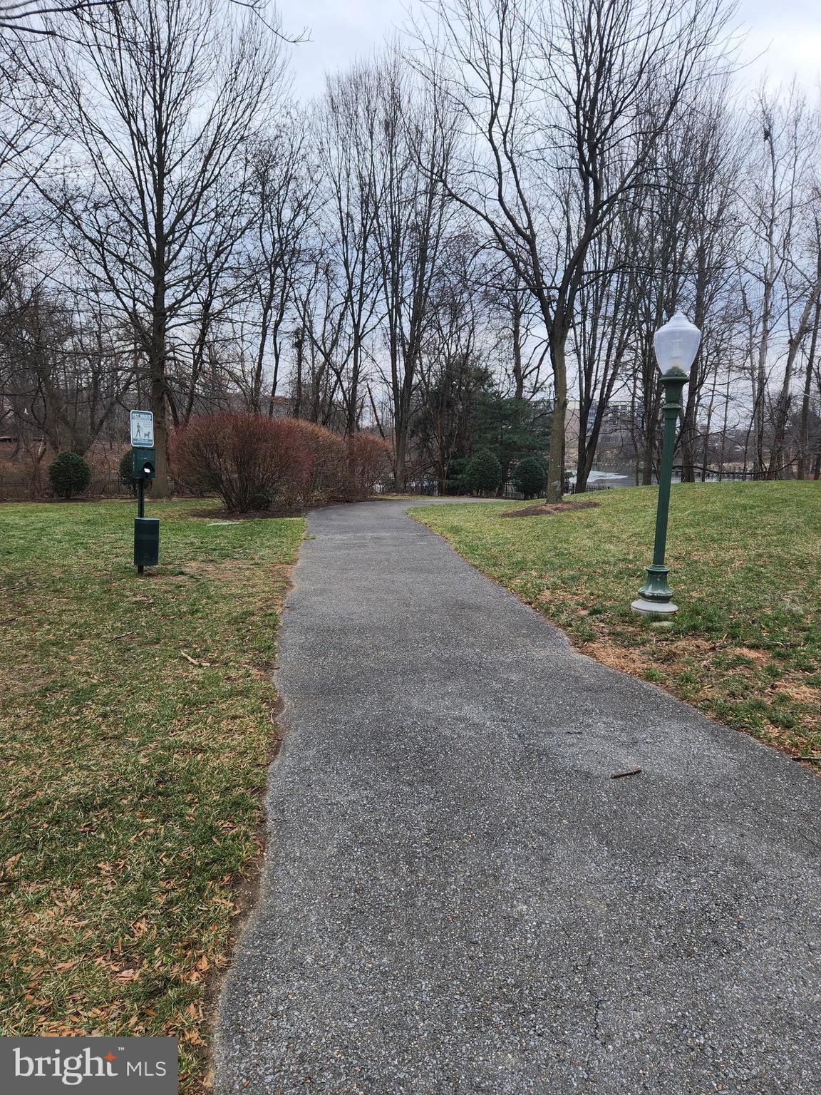 LARGO TOWN CENTER CONDOMINIUMS - Residential