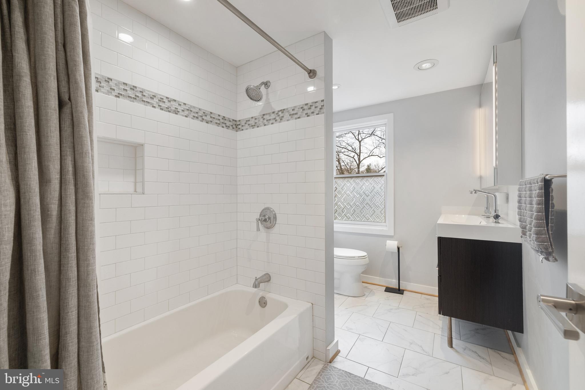 LANHAM HEIGHTS - Residential