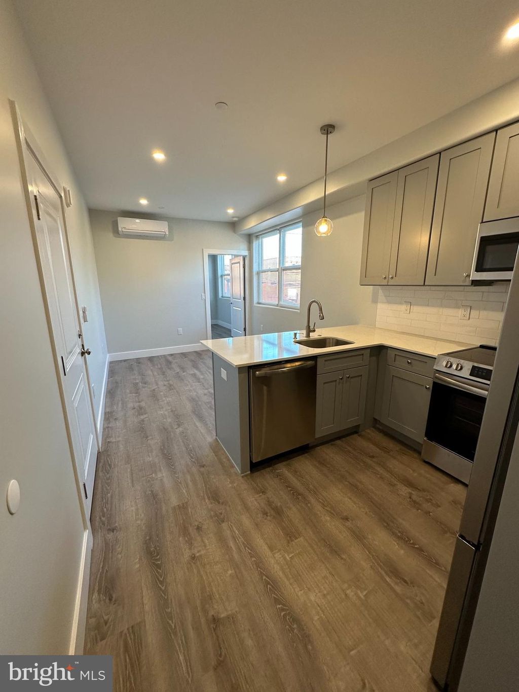 Photo of 900 W Susquehanna Avenue #1, PHILADELPHIA, PA 19122 (MLS # PAPH2556166)