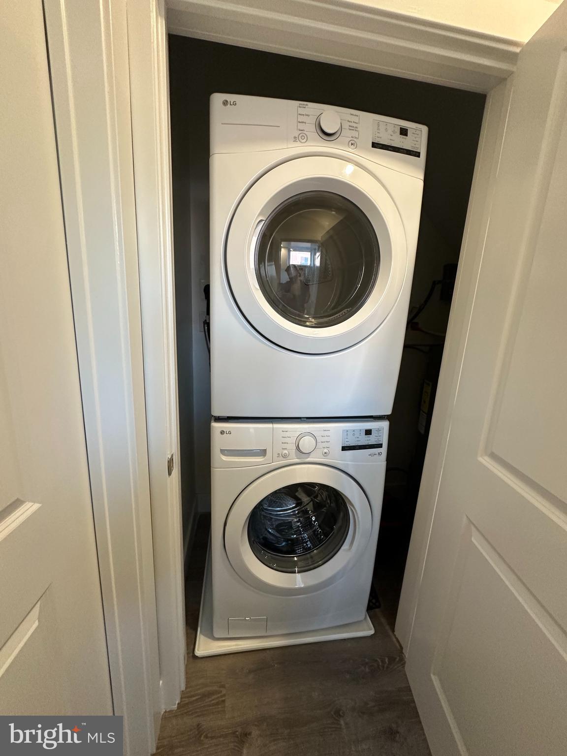 900 W SUSQUEHANNA AVENUE 1