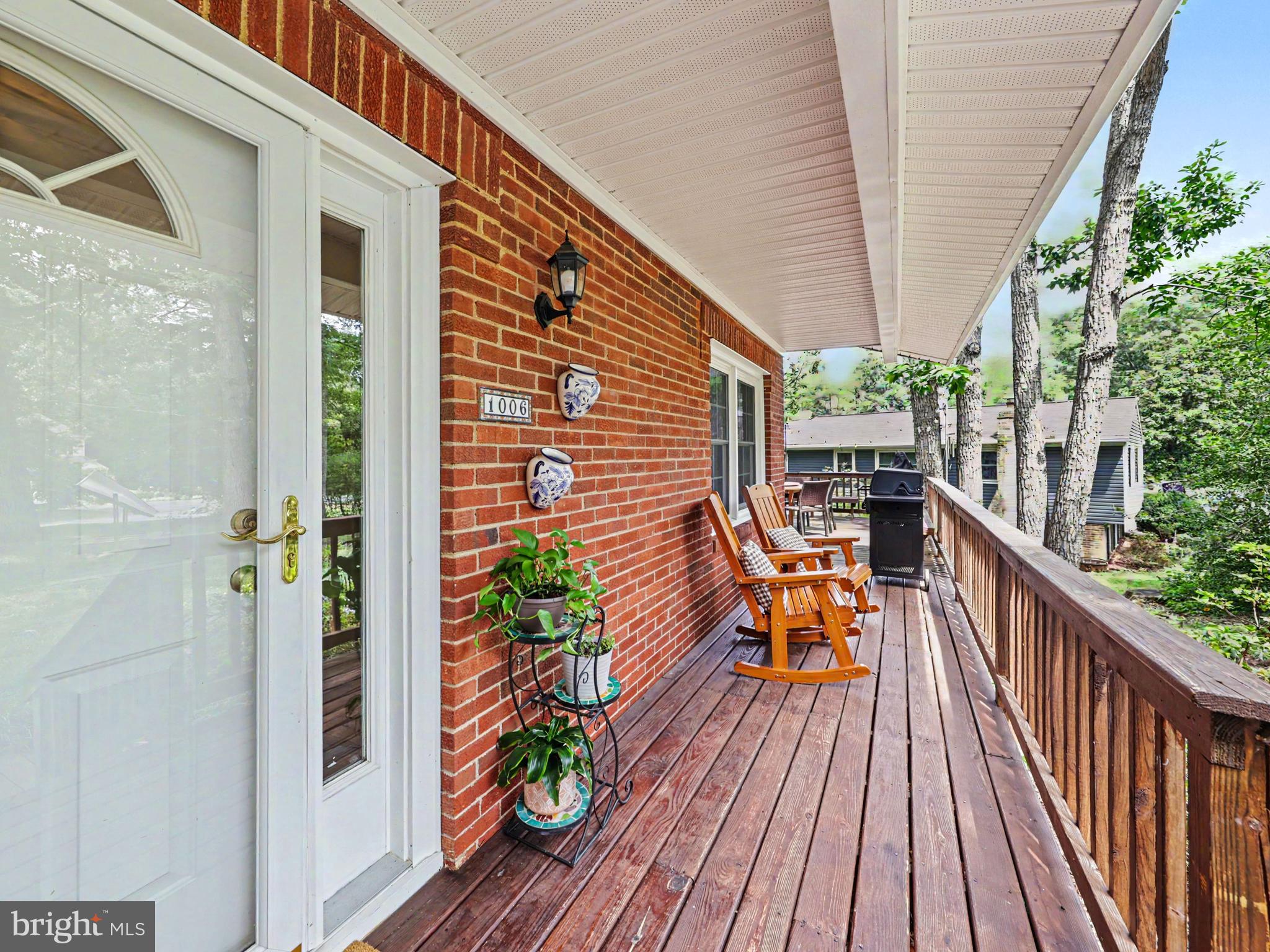 1006 ISABELLA DRIVE
