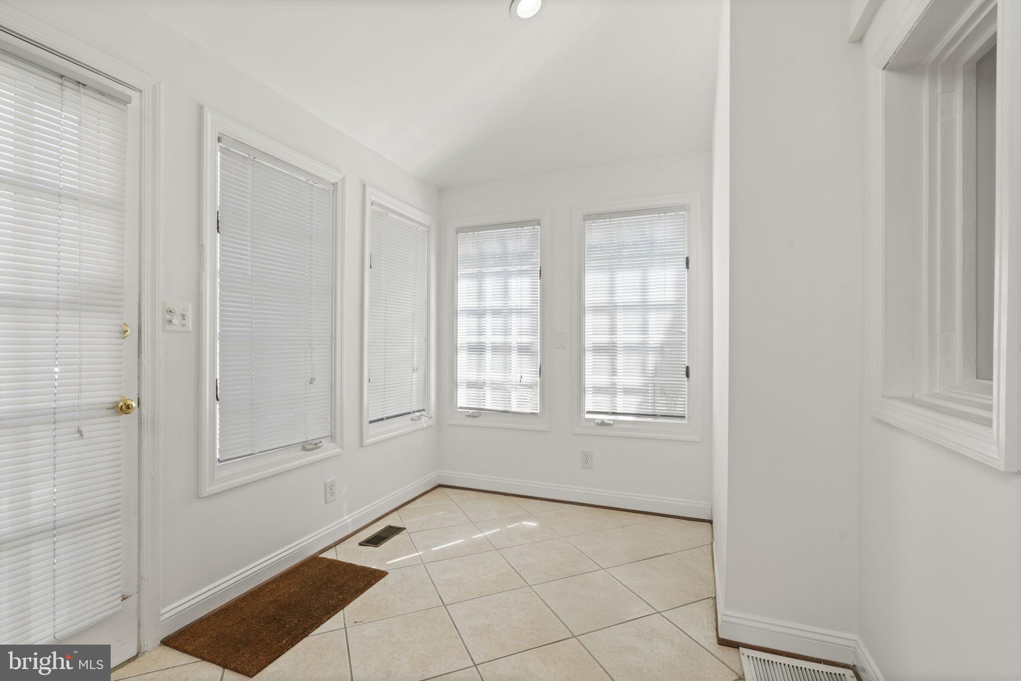 WEYANOKE - Residential Lease