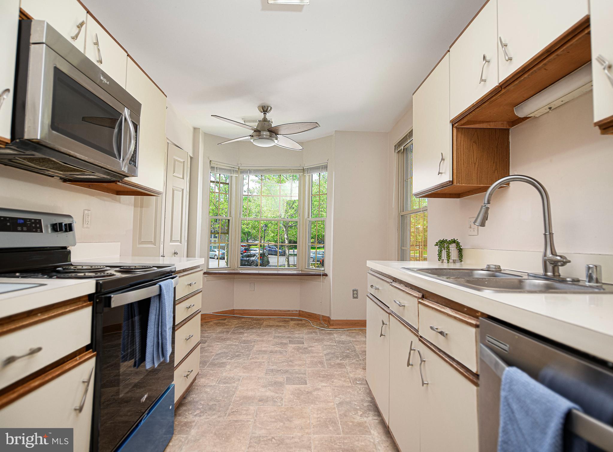 THE POINTE - Residential