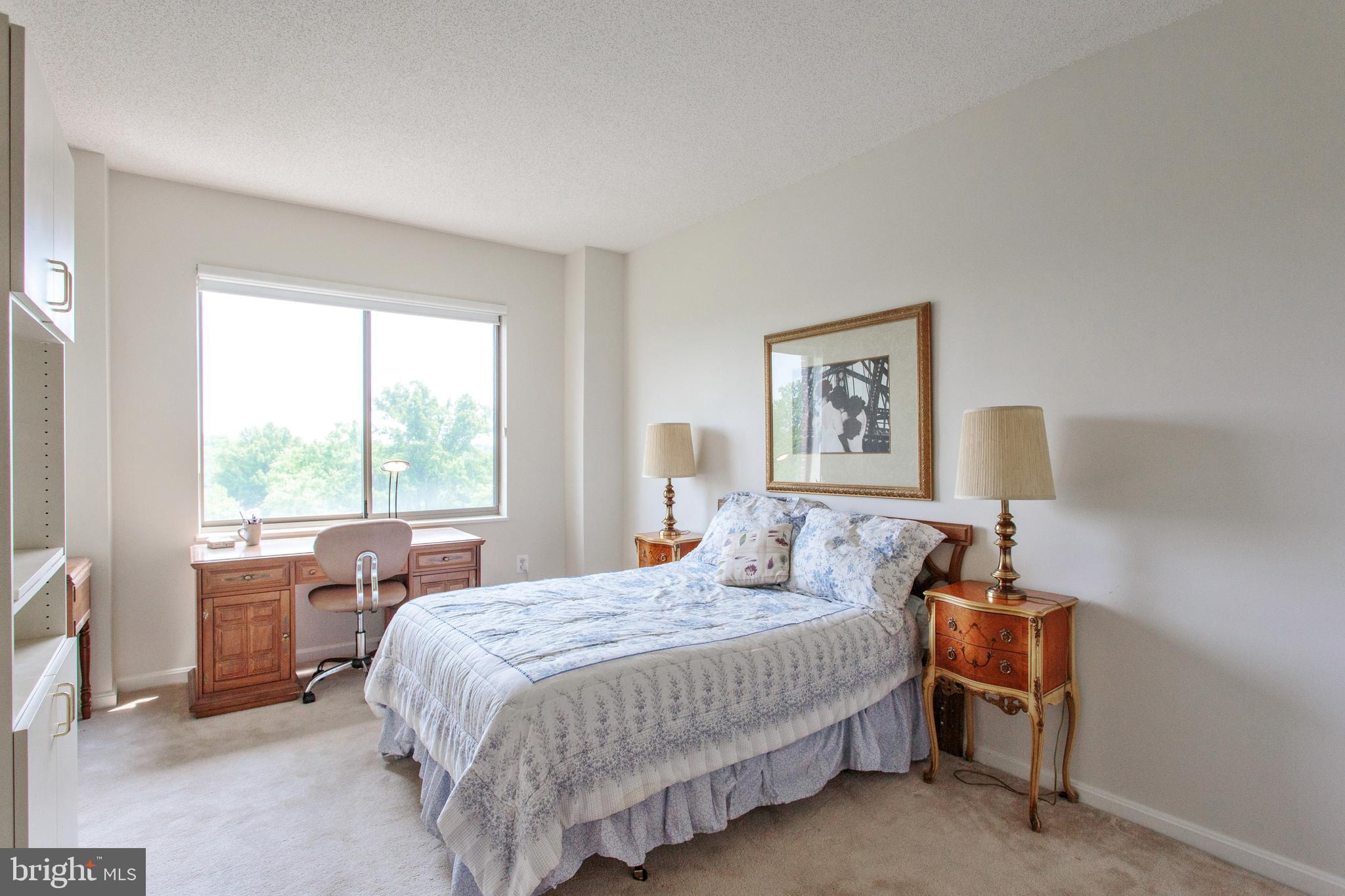 LEISURE WORLD - Residential