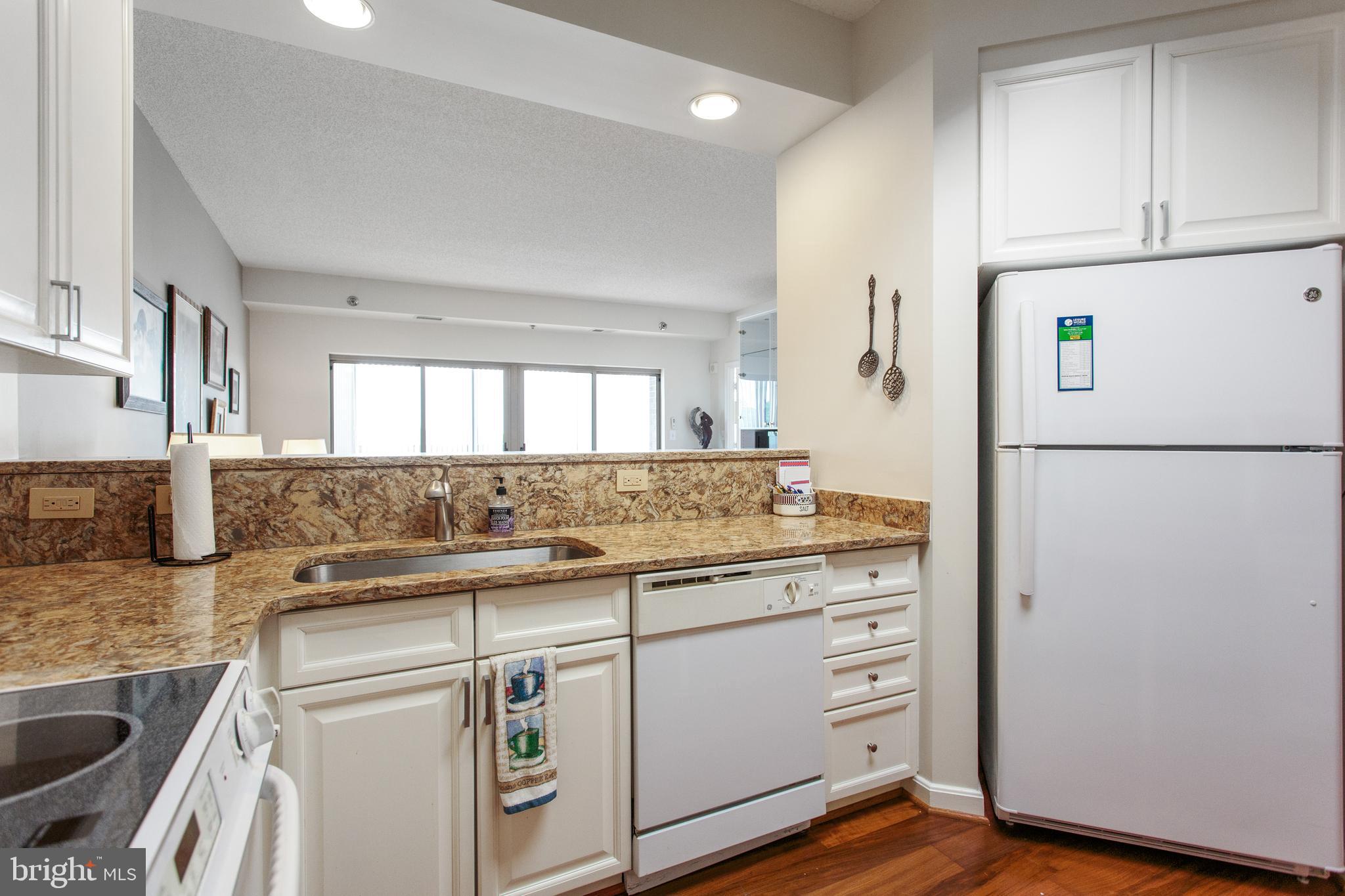 LEISURE WORLD - Residential