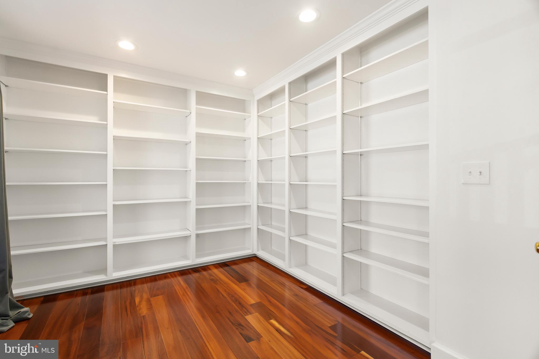 RIDGEWOOD GLEN - Residential