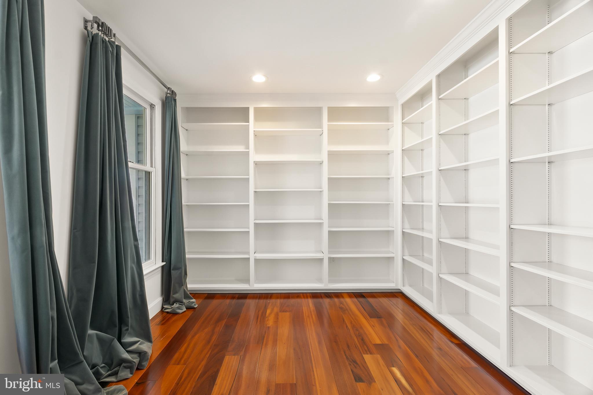 RIDGEWOOD GLEN - Residential