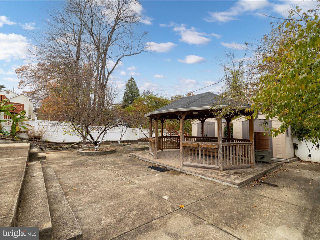 PRINCESS GARDENS - Residential