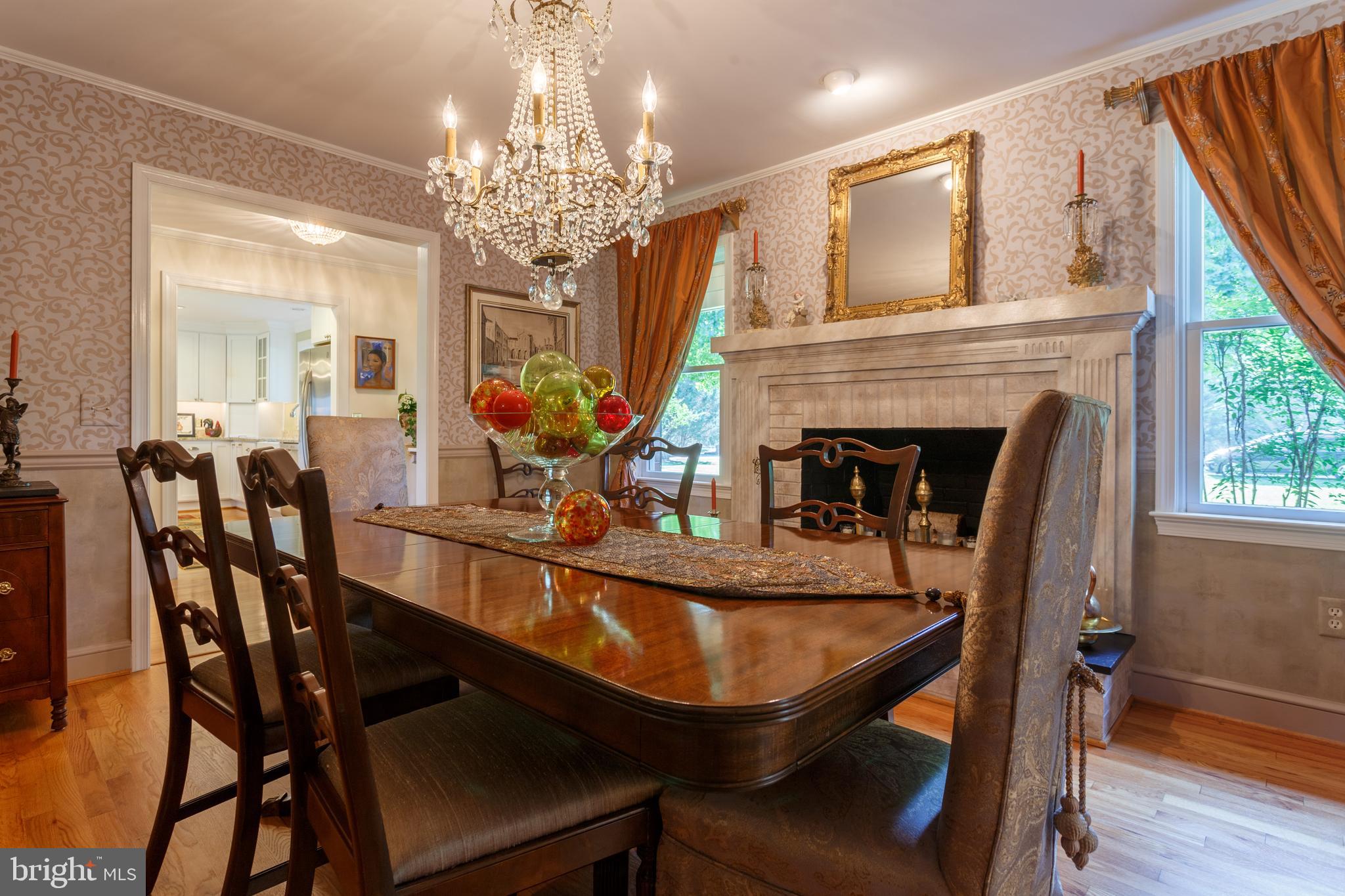 COUNTRY CLUB ESTATES - Residential