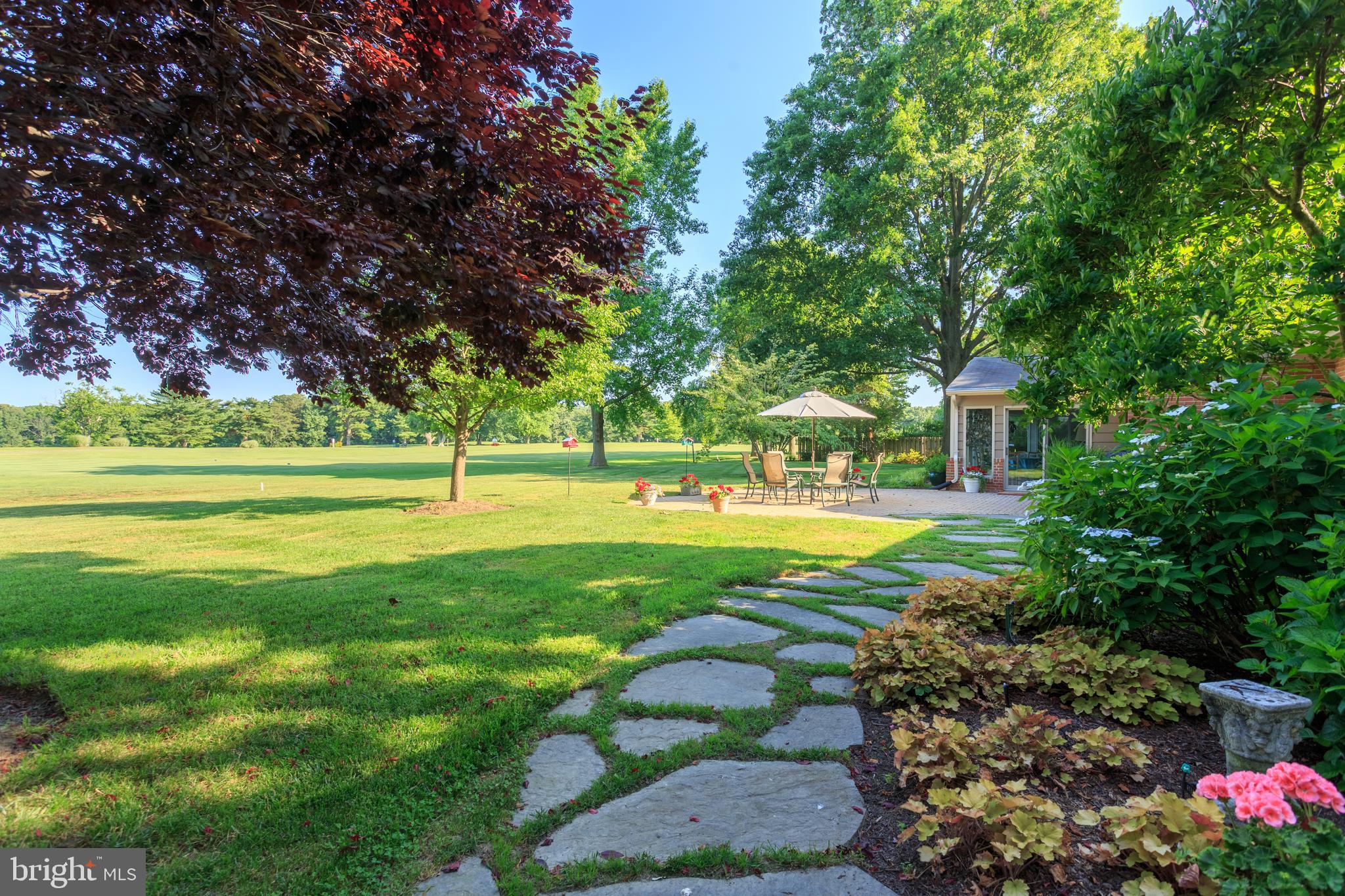 COUNTRY CLUB ESTATES - Residential