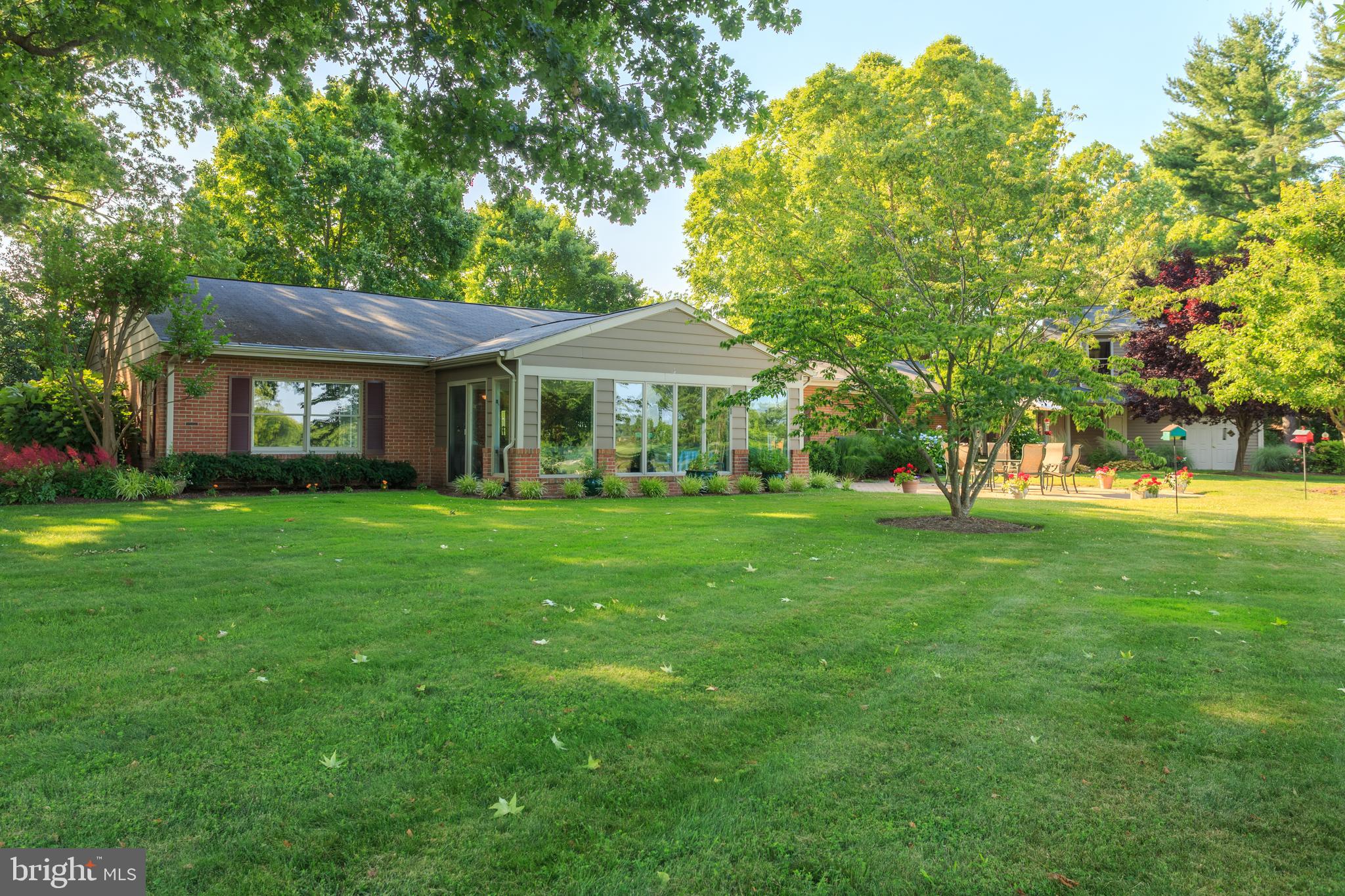 COUNTRY CLUB ESTATES - Residential