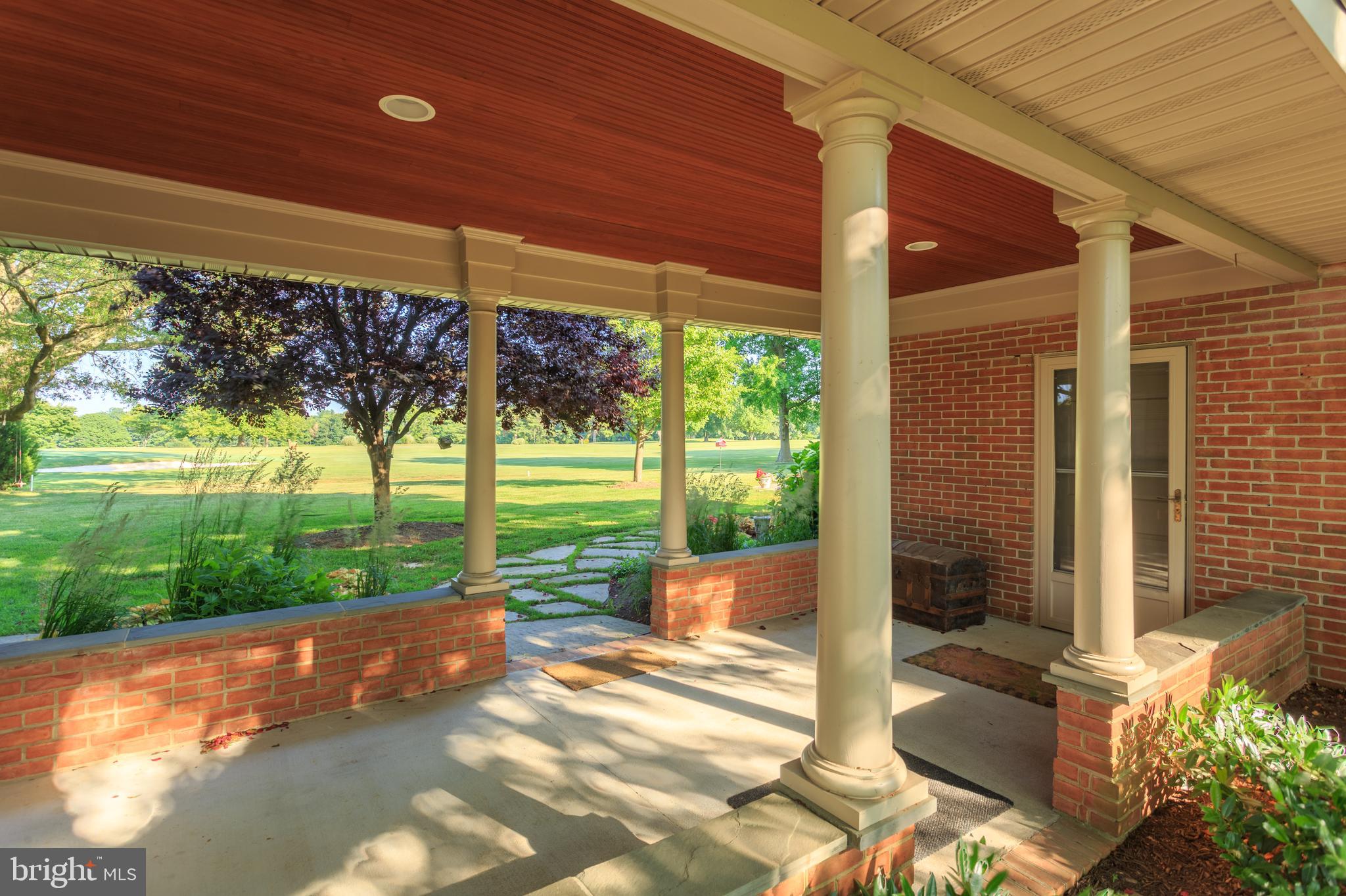 COUNTRY CLUB ESTATES - Residential