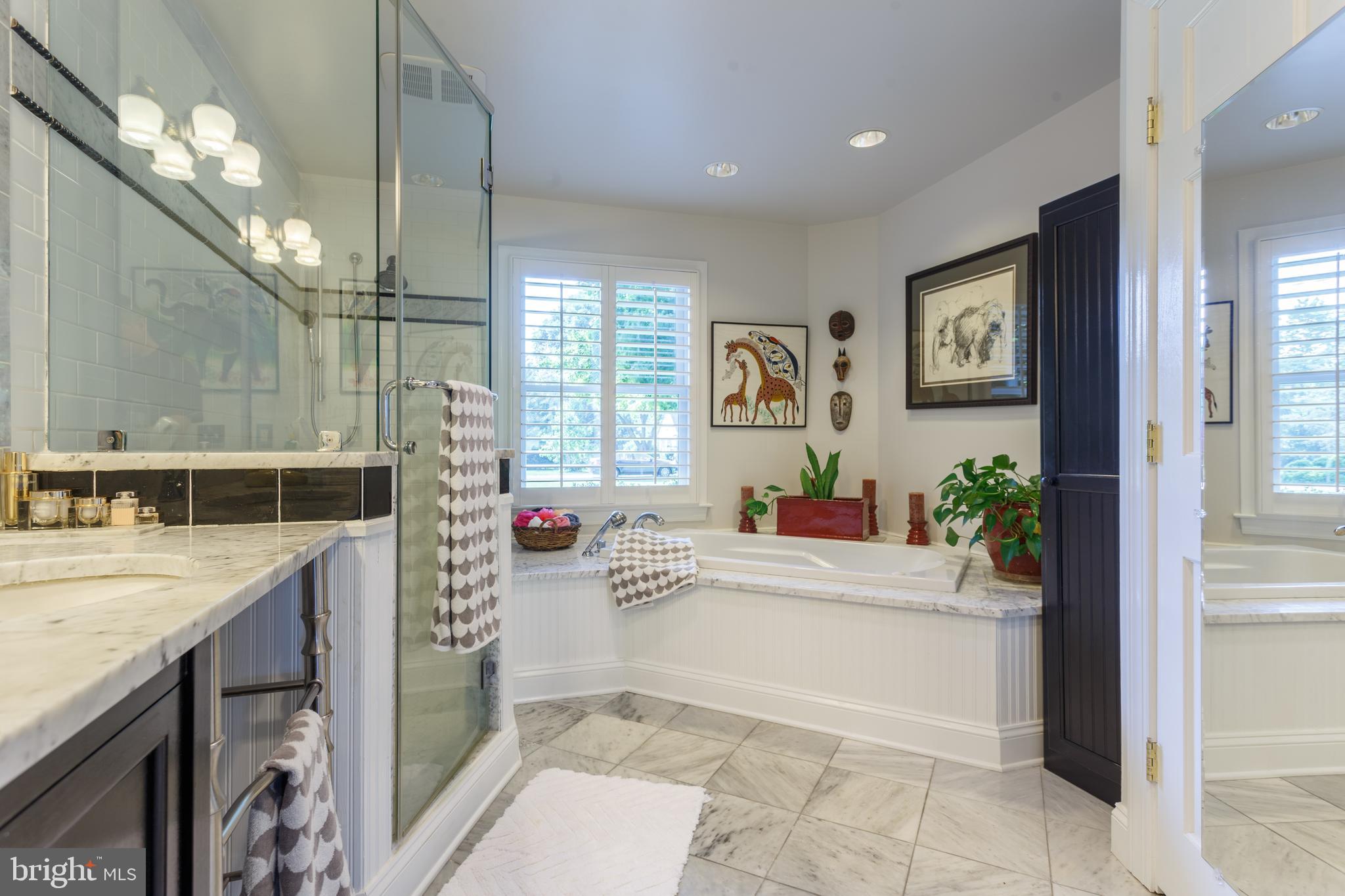 COUNTRY CLUB ESTATES - Residential