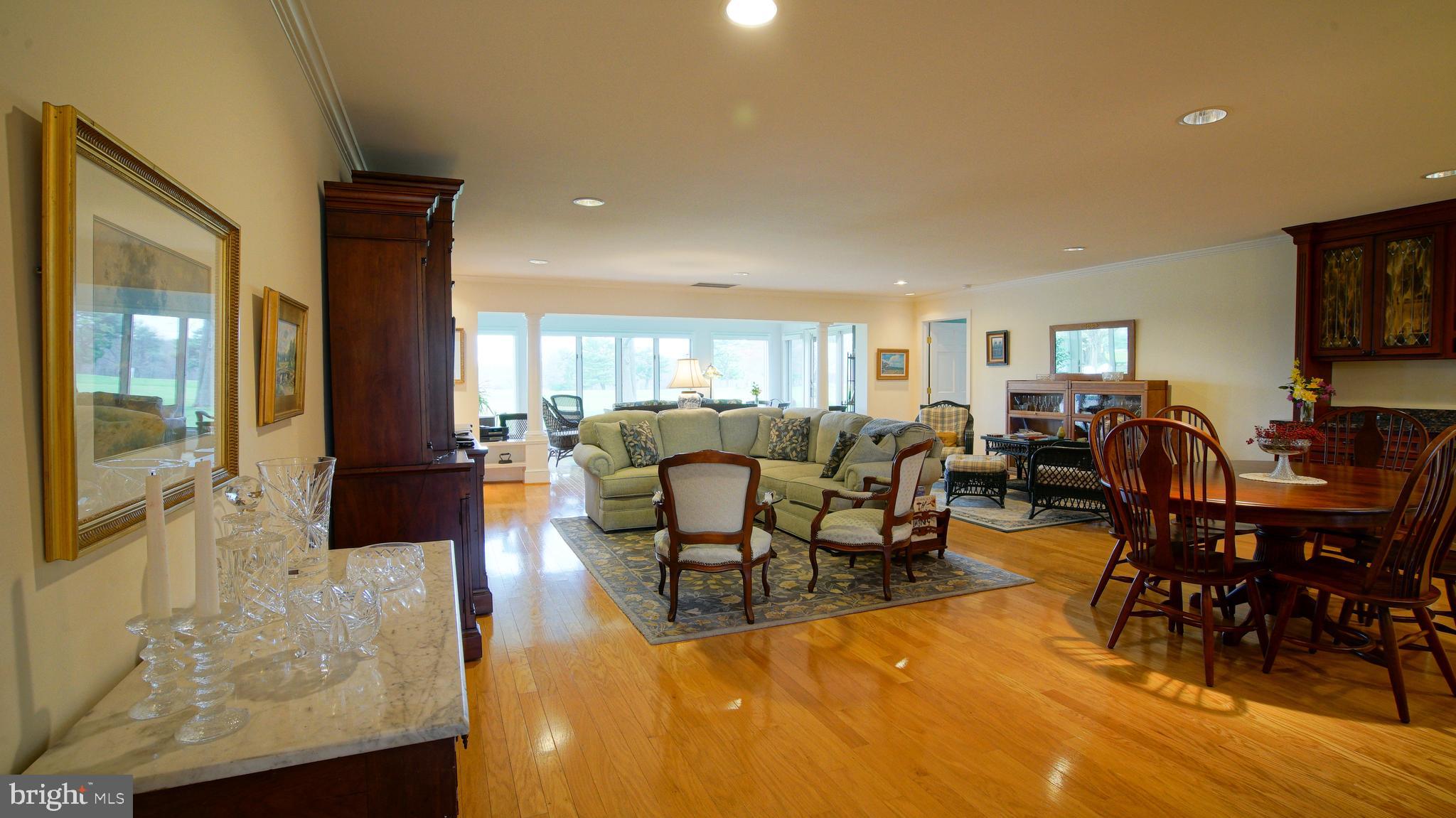 COUNTRY CLUB ESTATES - Residential