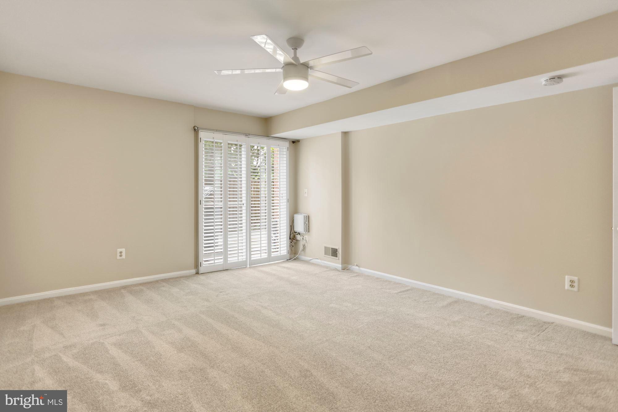 SUMNER SQUARE - Residential Lease