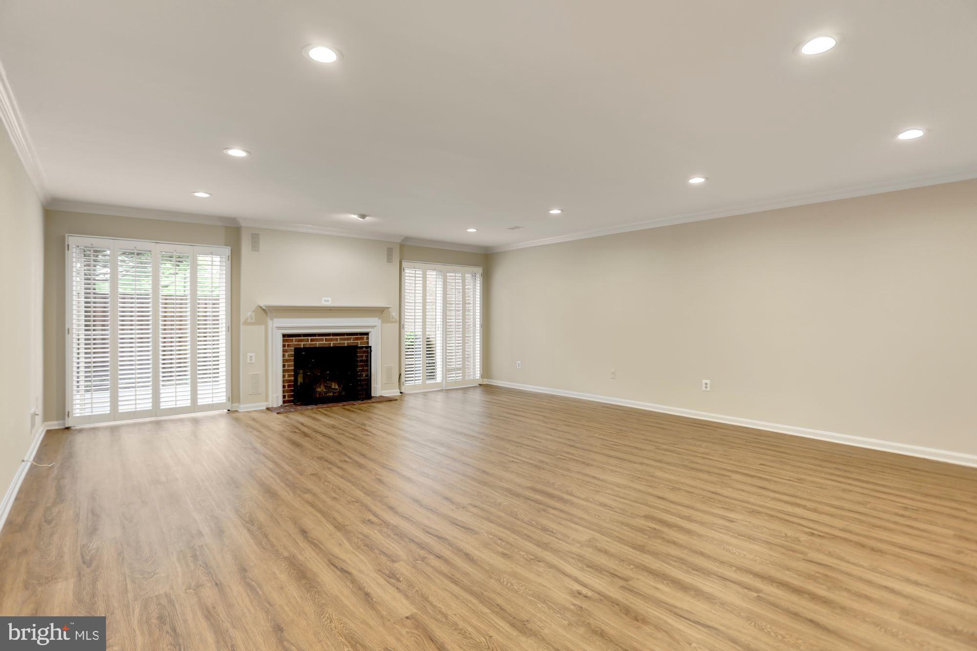 SUMNER SQUARE - Residential Lease