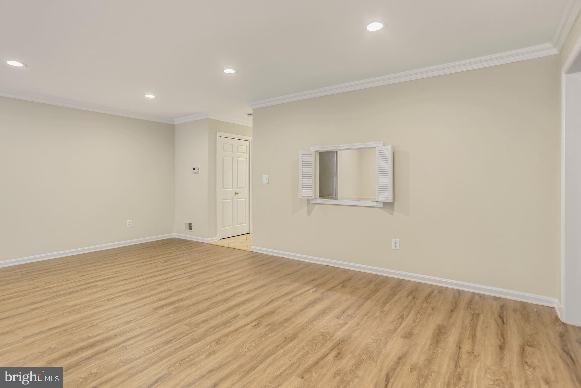 SUMNER SQUARE - Residential Lease