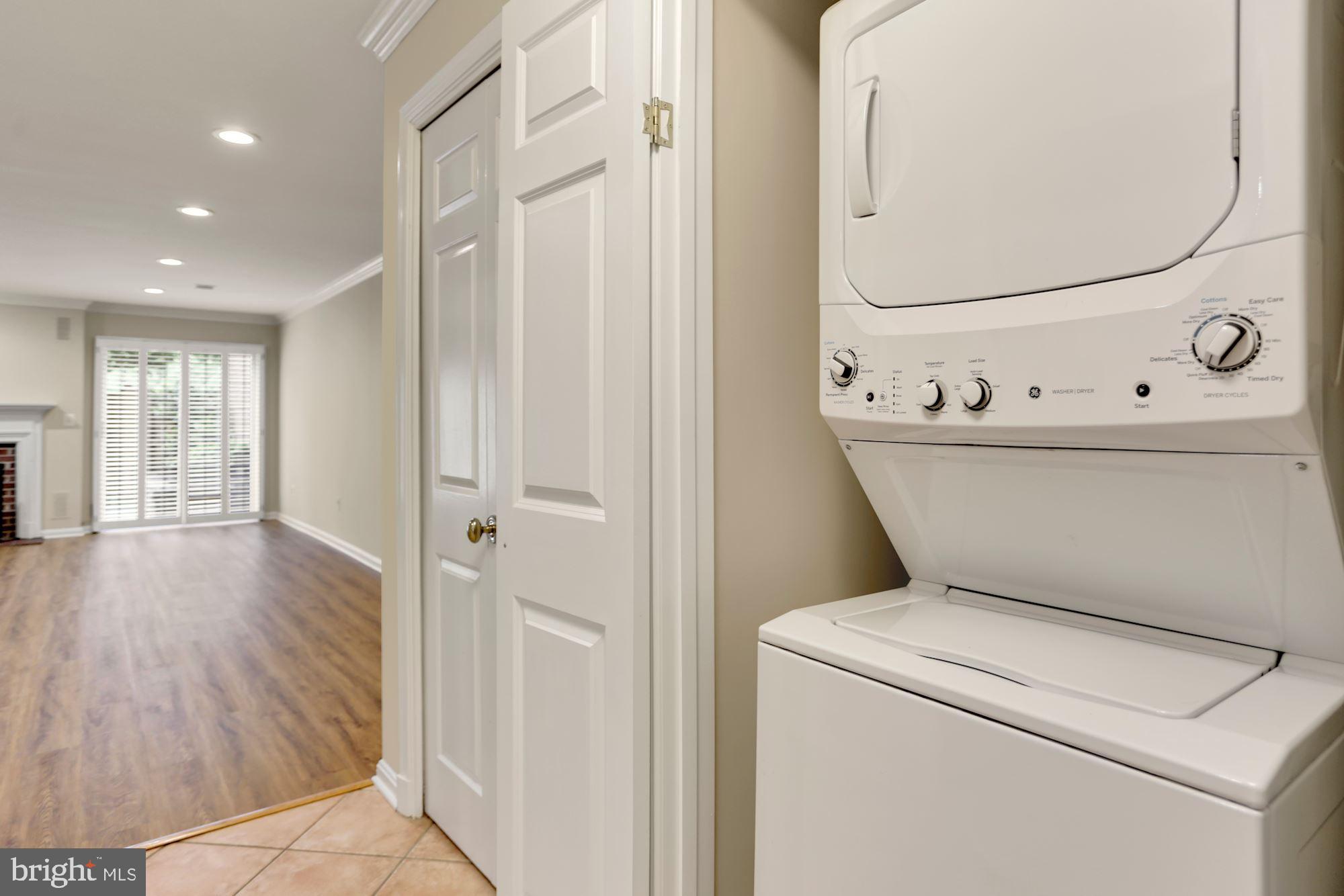 SUMNER SQUARE - Residential Lease