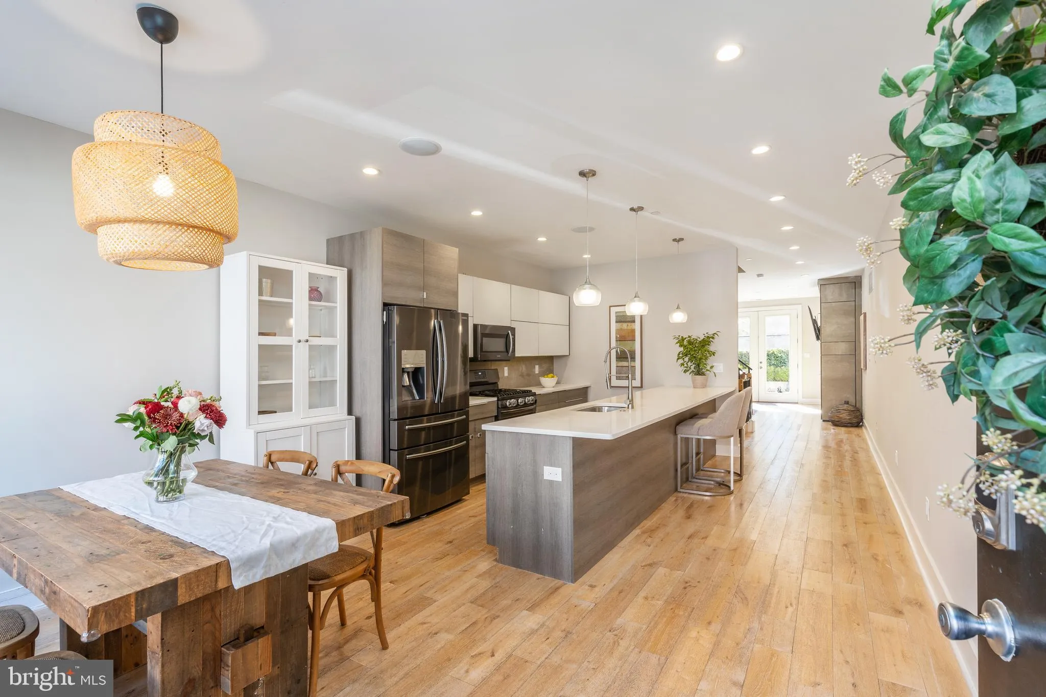 Philadelphia, Pennsylvania 19146, United States, 3 Bedrooms Bedrooms, ,4 BathroomsBathrooms,Residential,Contingent,90872