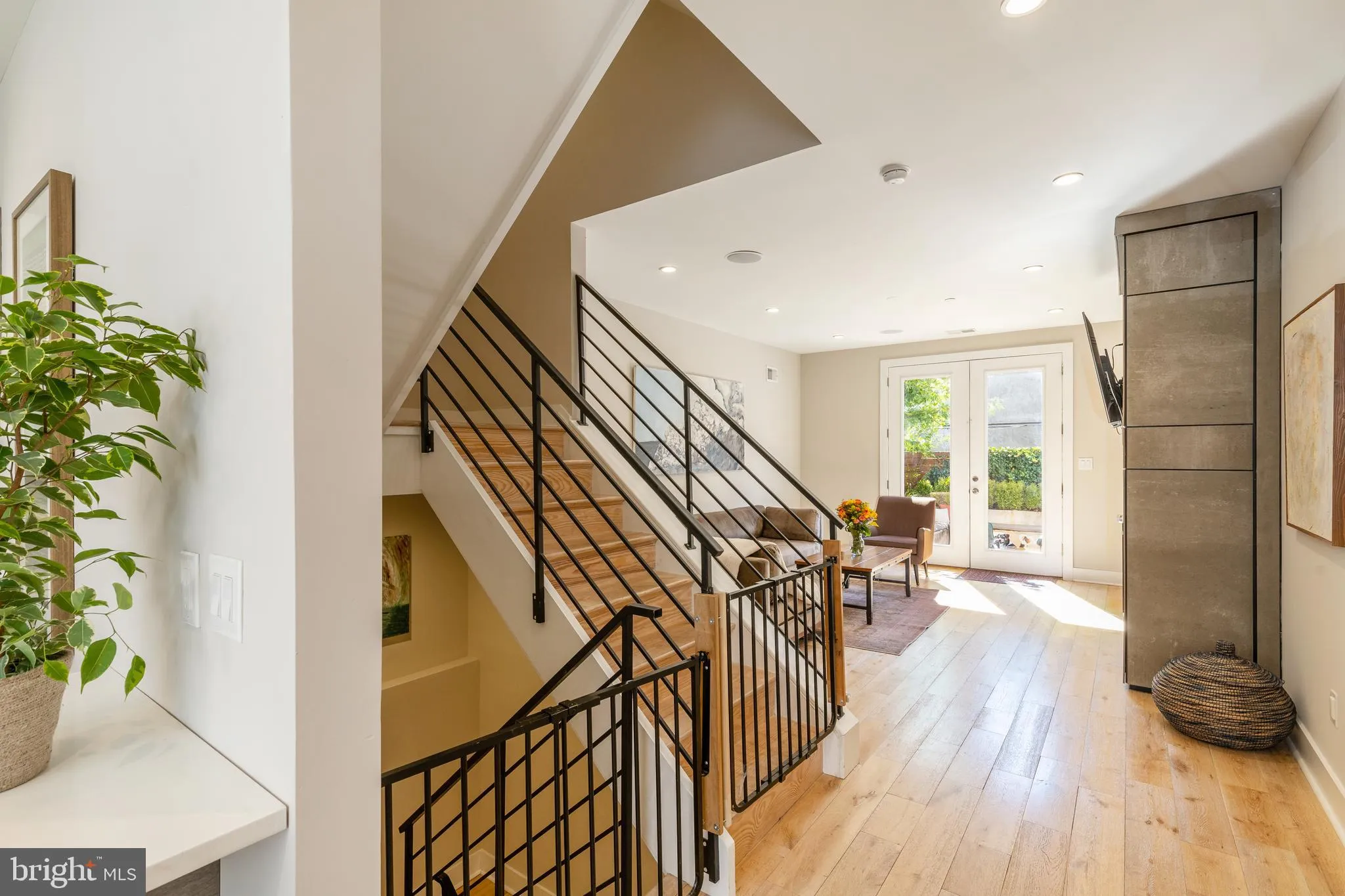 Philadelphia, Pennsylvania 19146, United States, 3 Bedrooms Bedrooms, ,4 BathroomsBathrooms,Residential,Contingent,90872