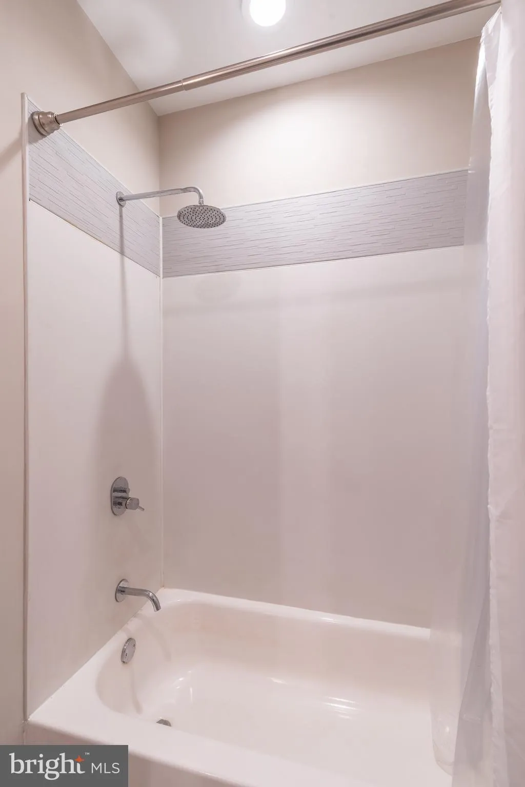 Philadelphia, Pennsylvania 19146, United States, 3 Bedrooms Bedrooms, ,4 BathroomsBathrooms,Residential,Contingent,90872