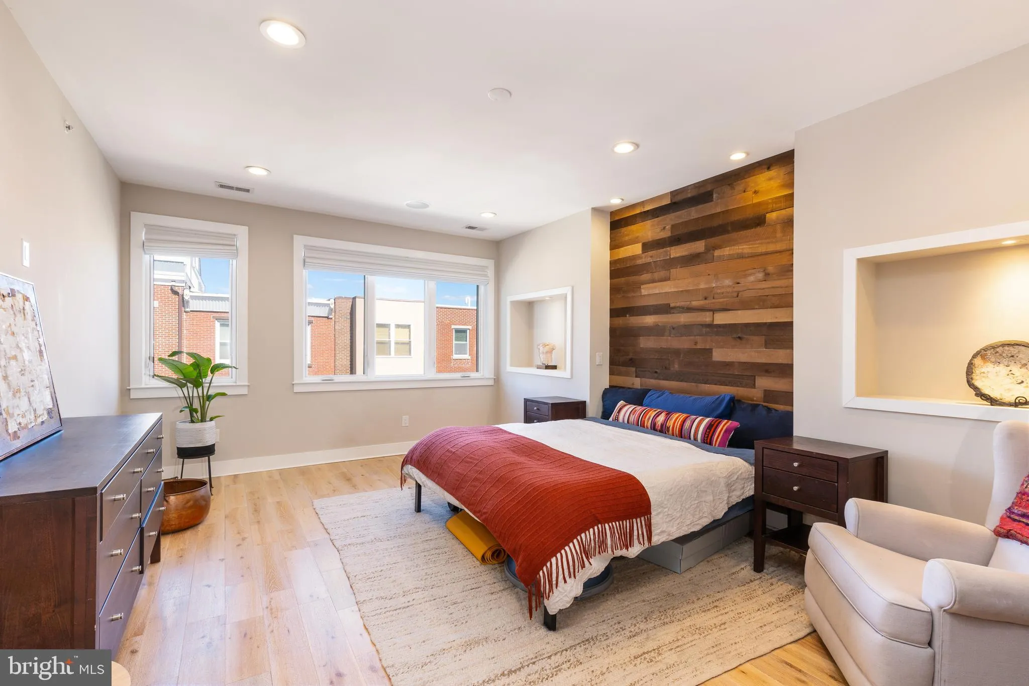 Philadelphia, Pennsylvania 19146, United States, 3 Bedrooms Bedrooms, ,4 BathroomsBathrooms,Residential,Contingent,90872