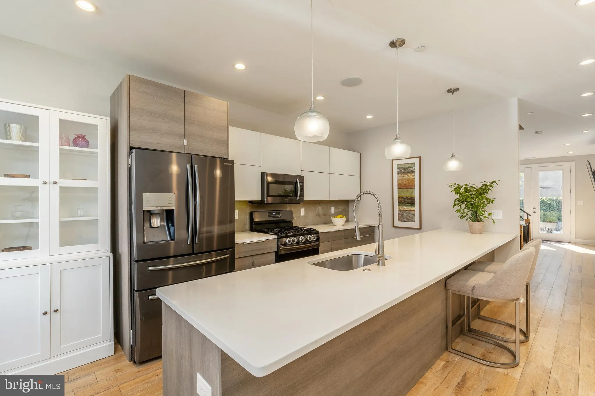 Philadelphia, Pennsylvania 19146, United States, 3 Bedrooms Bedrooms, ,4 BathroomsBathrooms,Residential,Contingent,90872