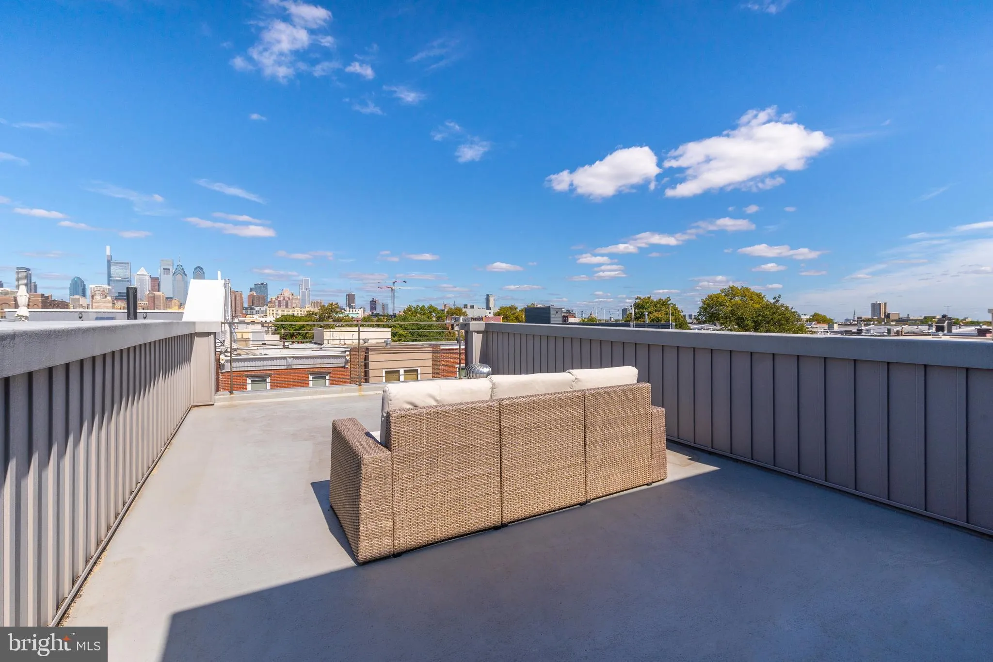 Philadelphia, Pennsylvania 19146, United States, 3 Bedrooms Bedrooms, ,4 BathroomsBathrooms,Residential,Contingent,90872