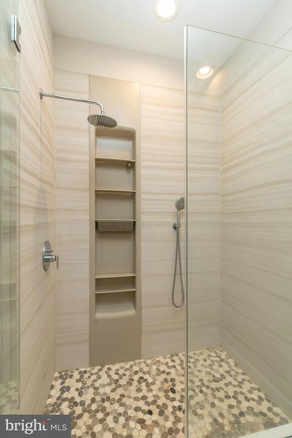 Philadelphia, Pennsylvania 19146, United States, 3 Bedrooms Bedrooms, ,4 BathroomsBathrooms,Residential,Contingent,90872