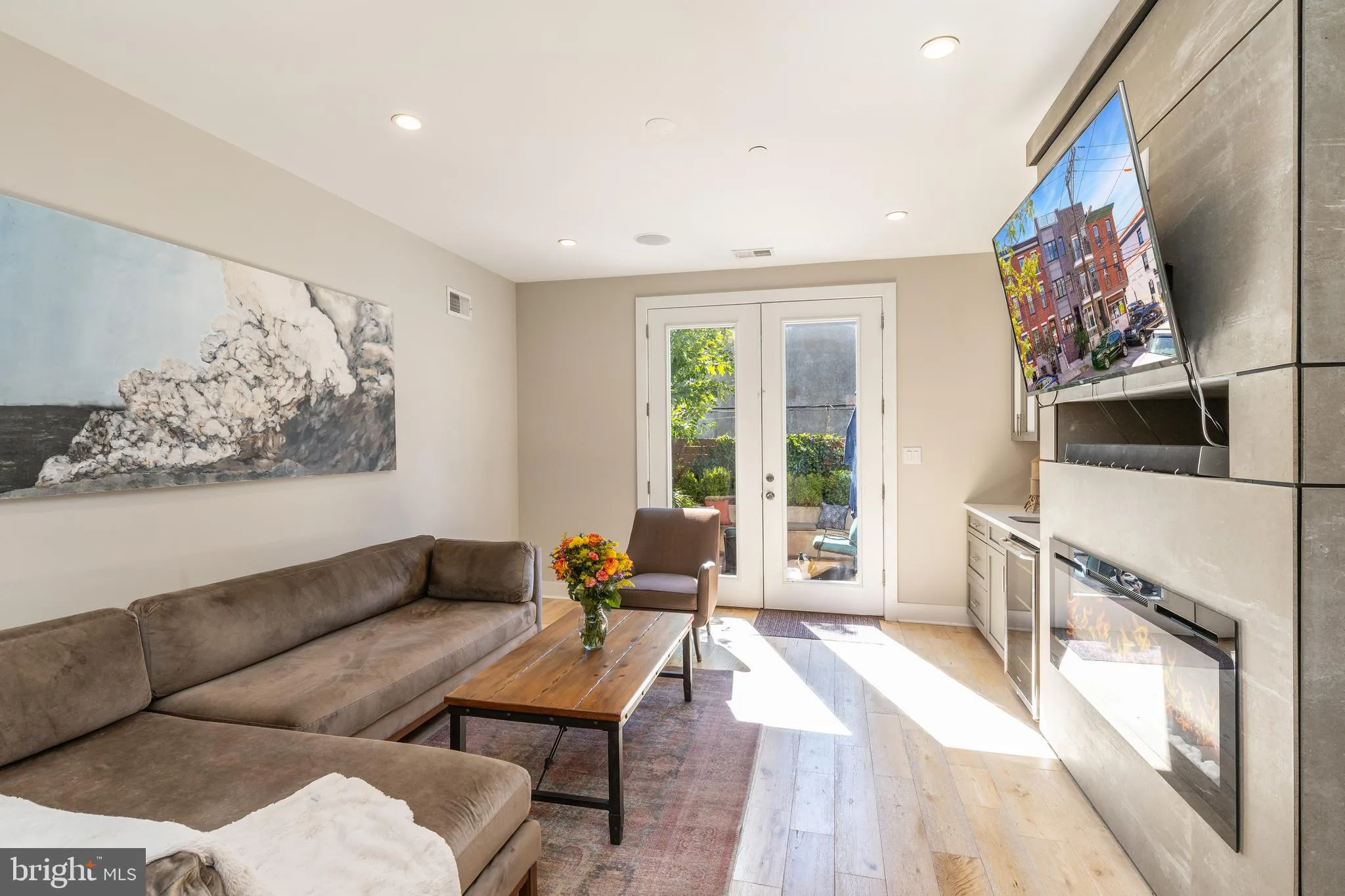 Philadelphia, Pennsylvania 19146, United States, 3 Bedrooms Bedrooms, ,4 BathroomsBathrooms,Residential,Contingent,90872