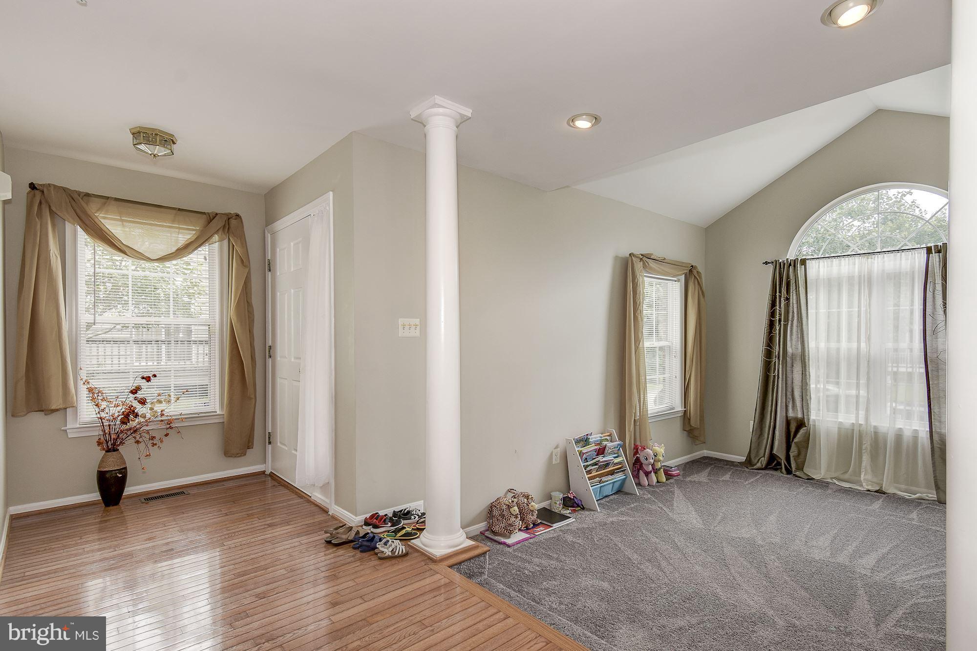 HAWTHORNE HILL - Residential