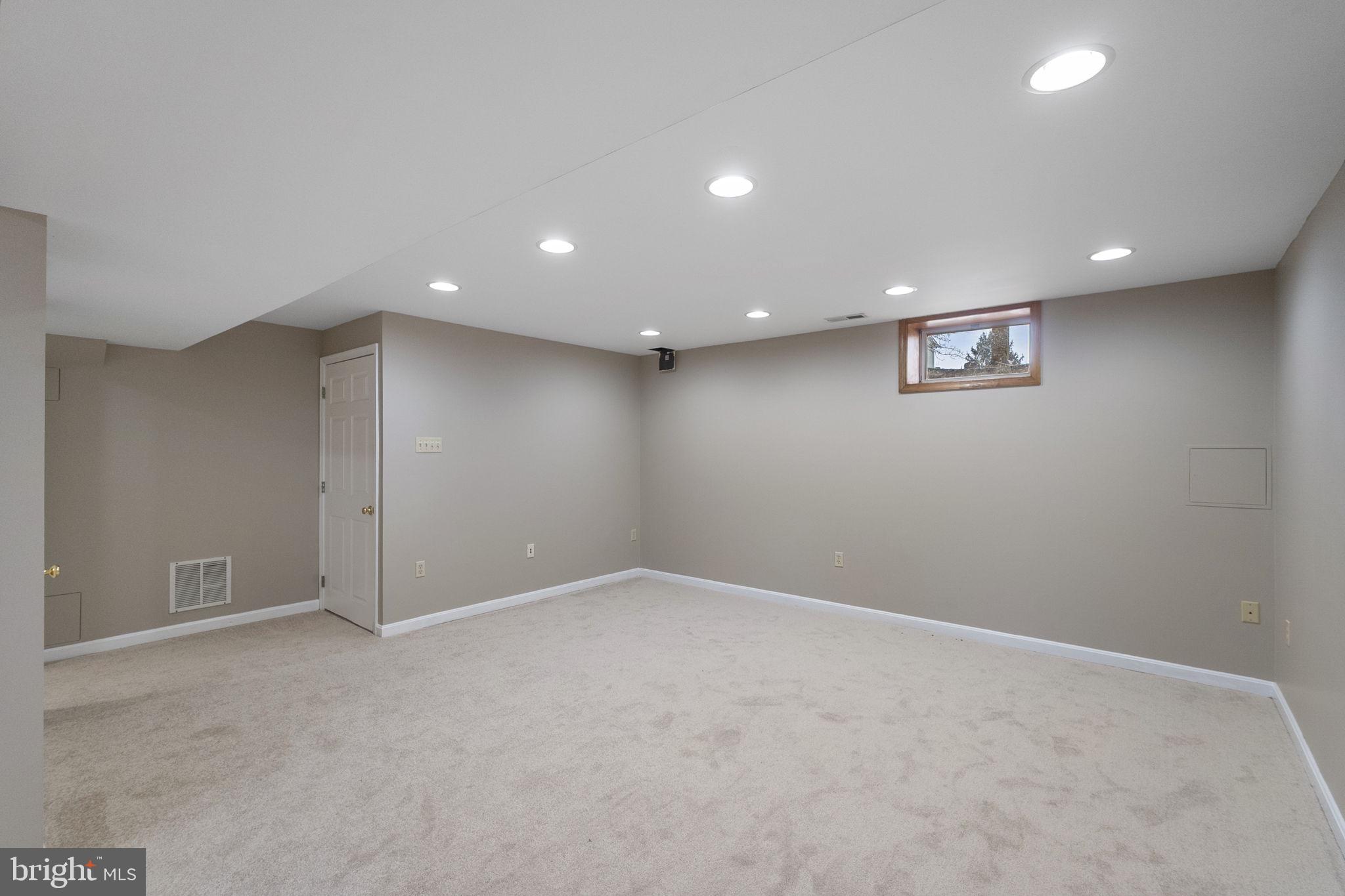 WHITTIER POND - Residential