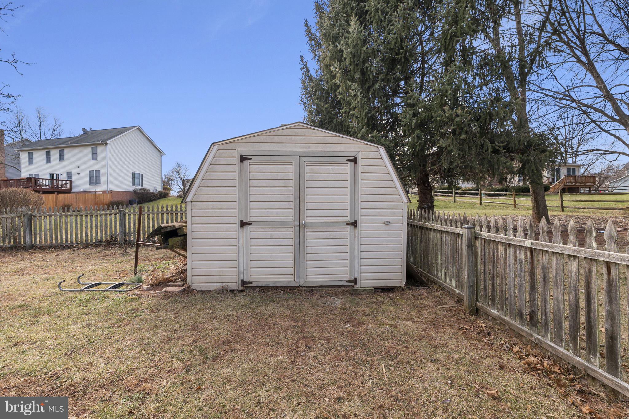 WHITTIER POND - Residential