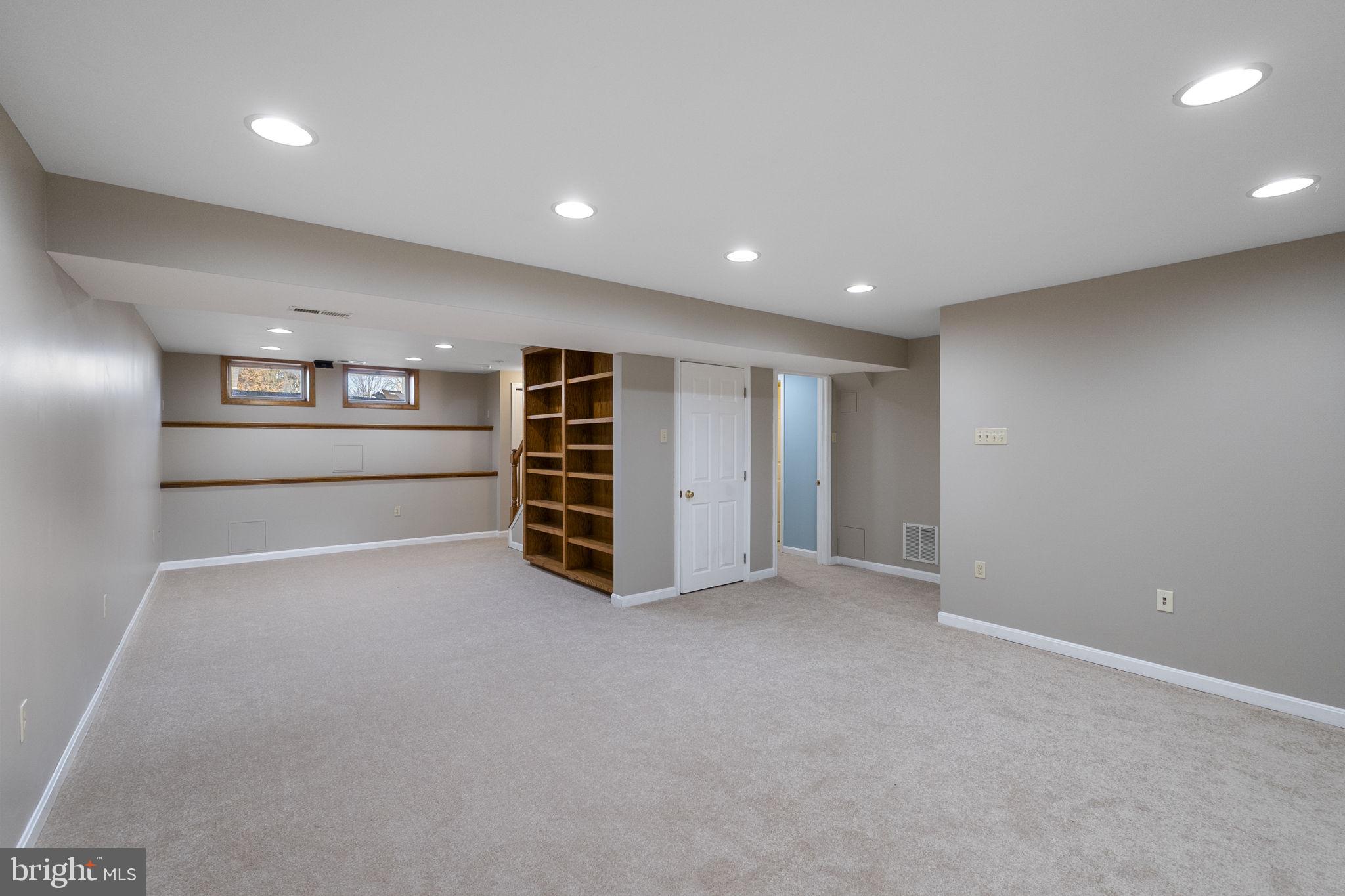 WHITTIER POND - Residential