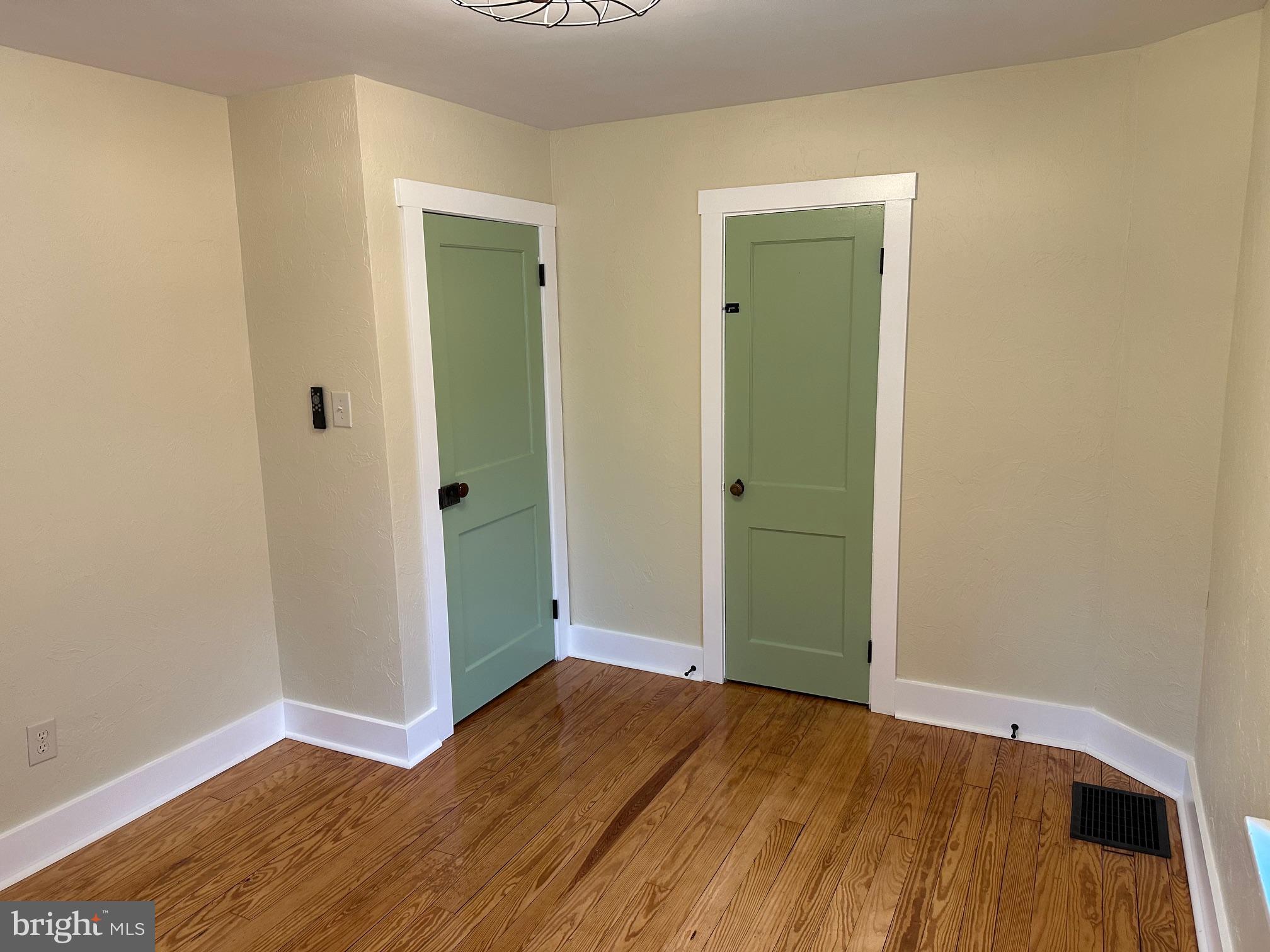 MINERS VILLAGE - Residential