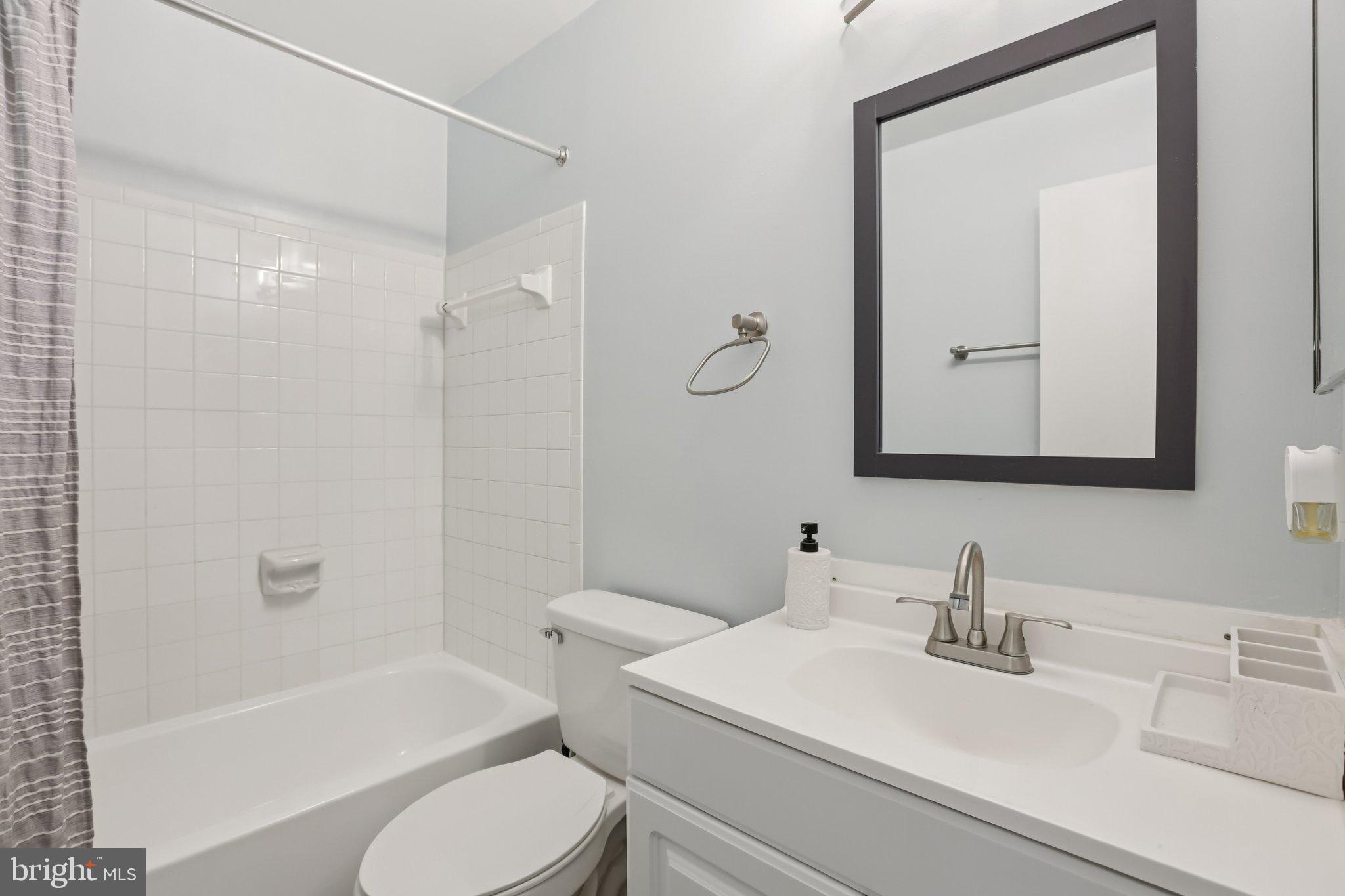 THE TIERS OF LAUREL LAKE - Residential