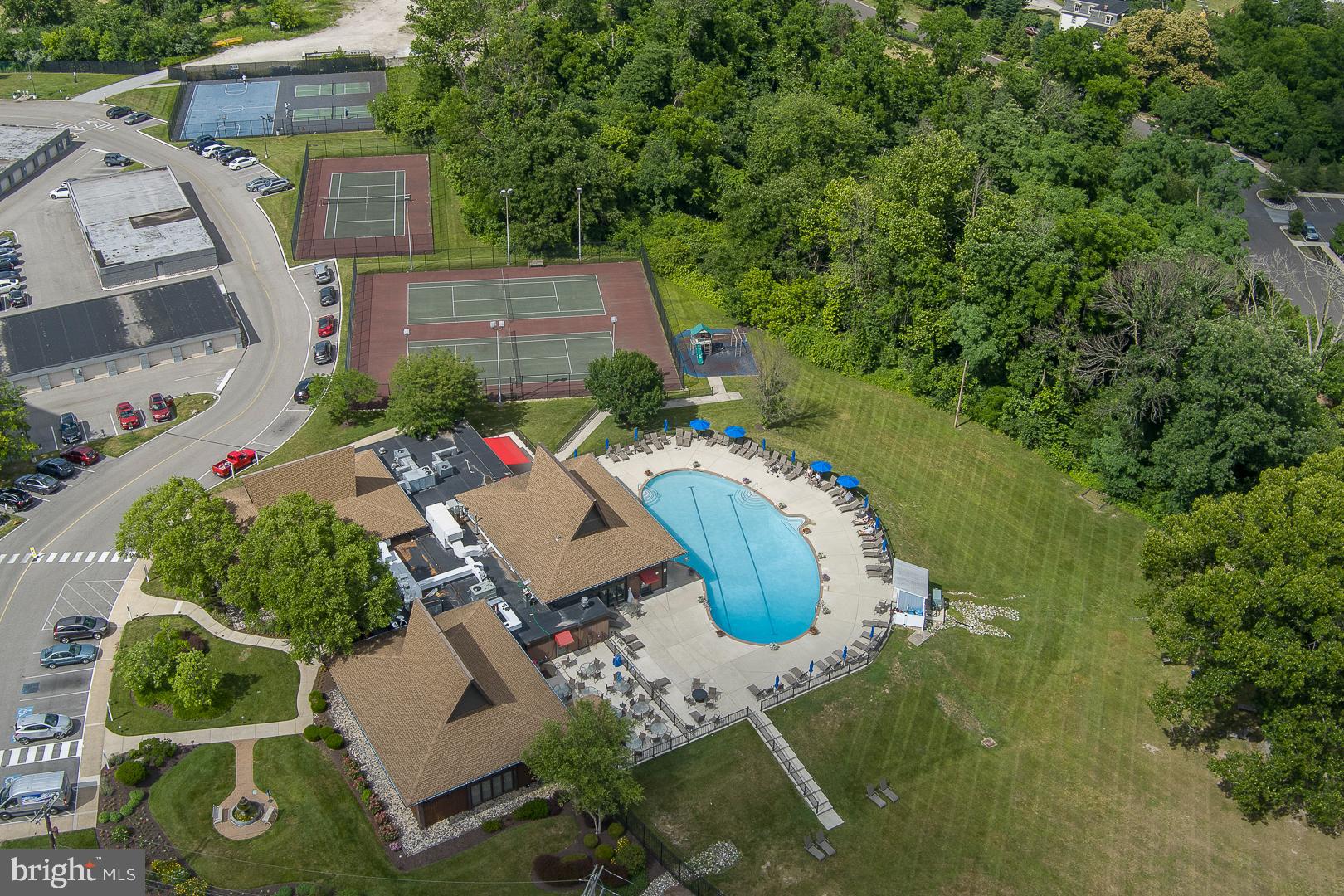 VALLEY FORGE TOWER - Residential