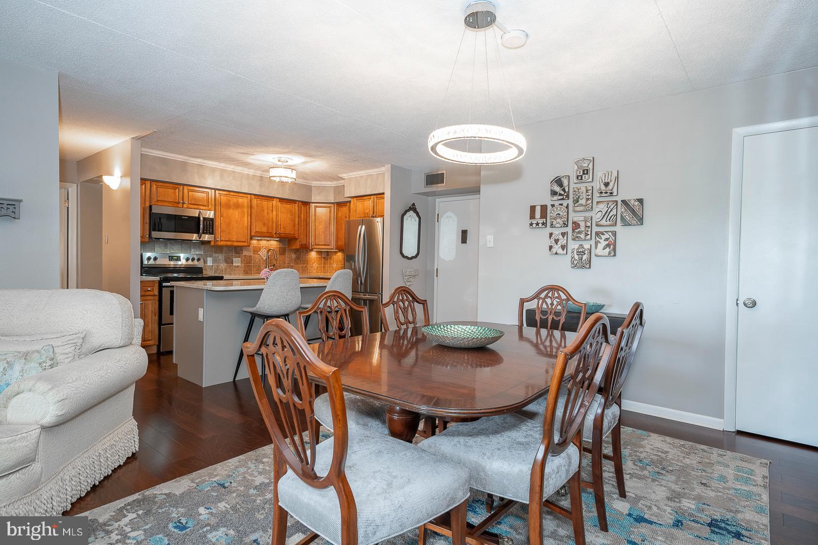 VALLEY FORGE TOWER - Residential