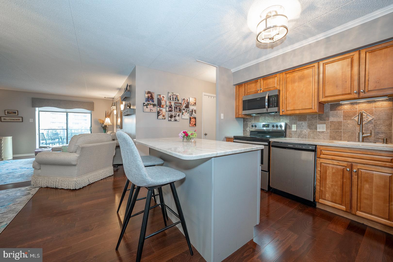 VALLEY FORGE TOWER - Residential