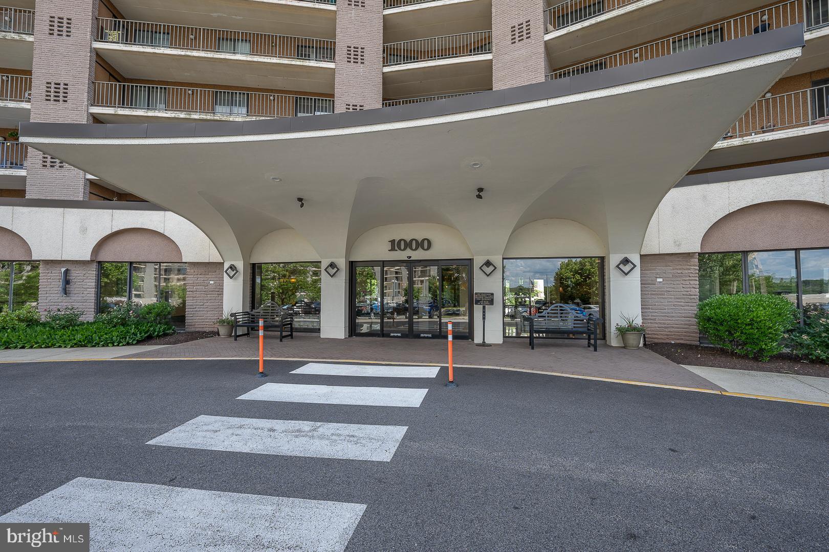 VALLEY FORGE TOWER - Residential