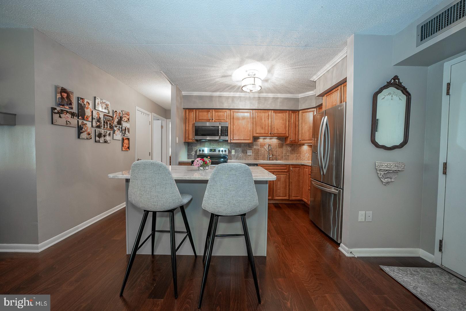 VALLEY FORGE TOWER - Residential