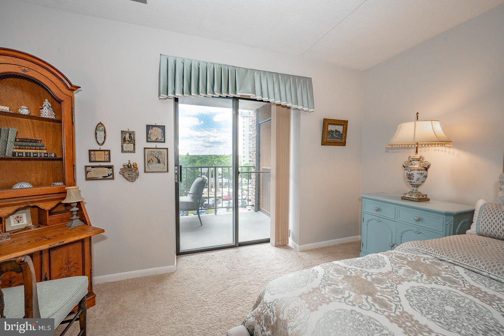 VALLEY FORGE TOWER - Residential