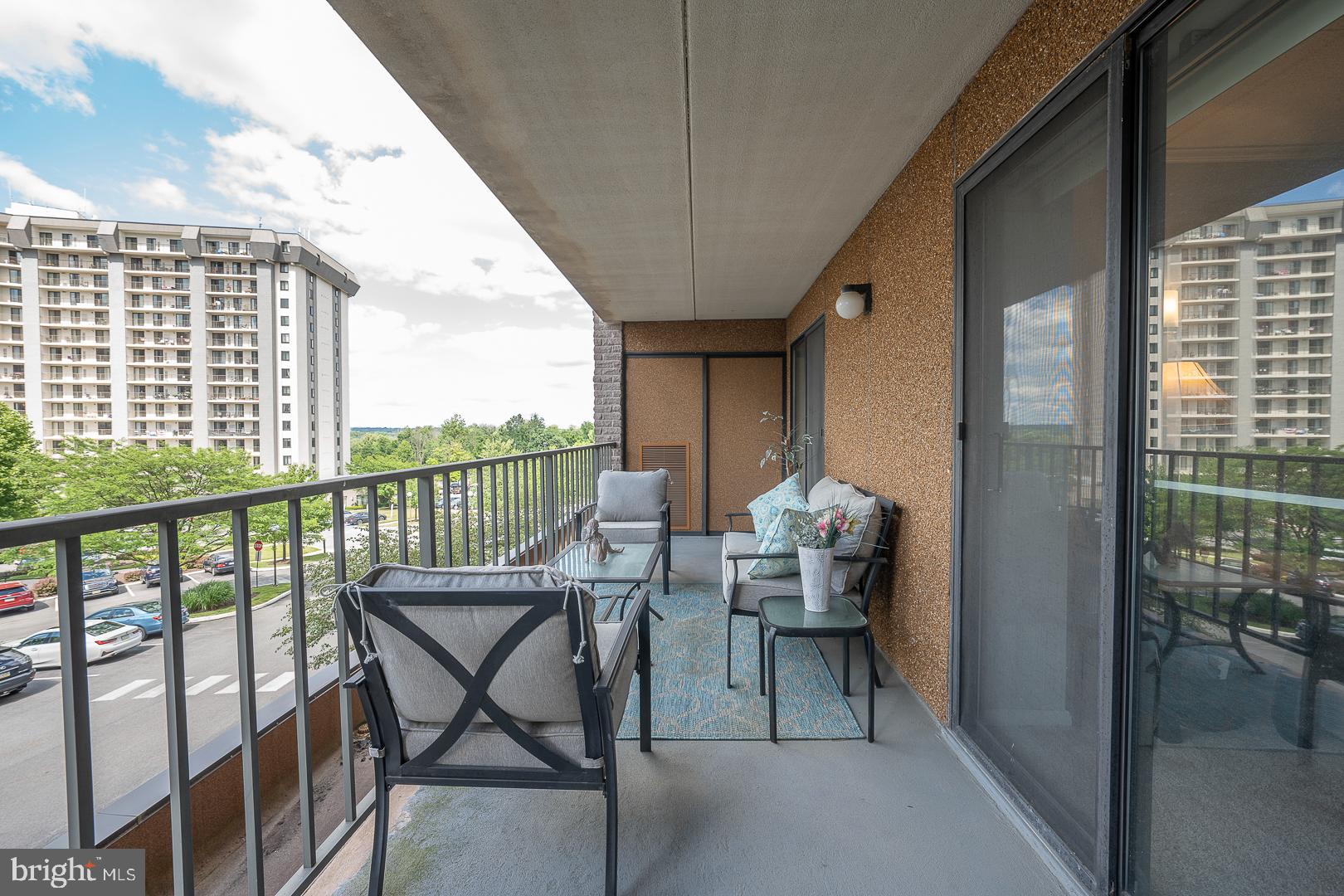 VALLEY FORGE TOWER - Residential